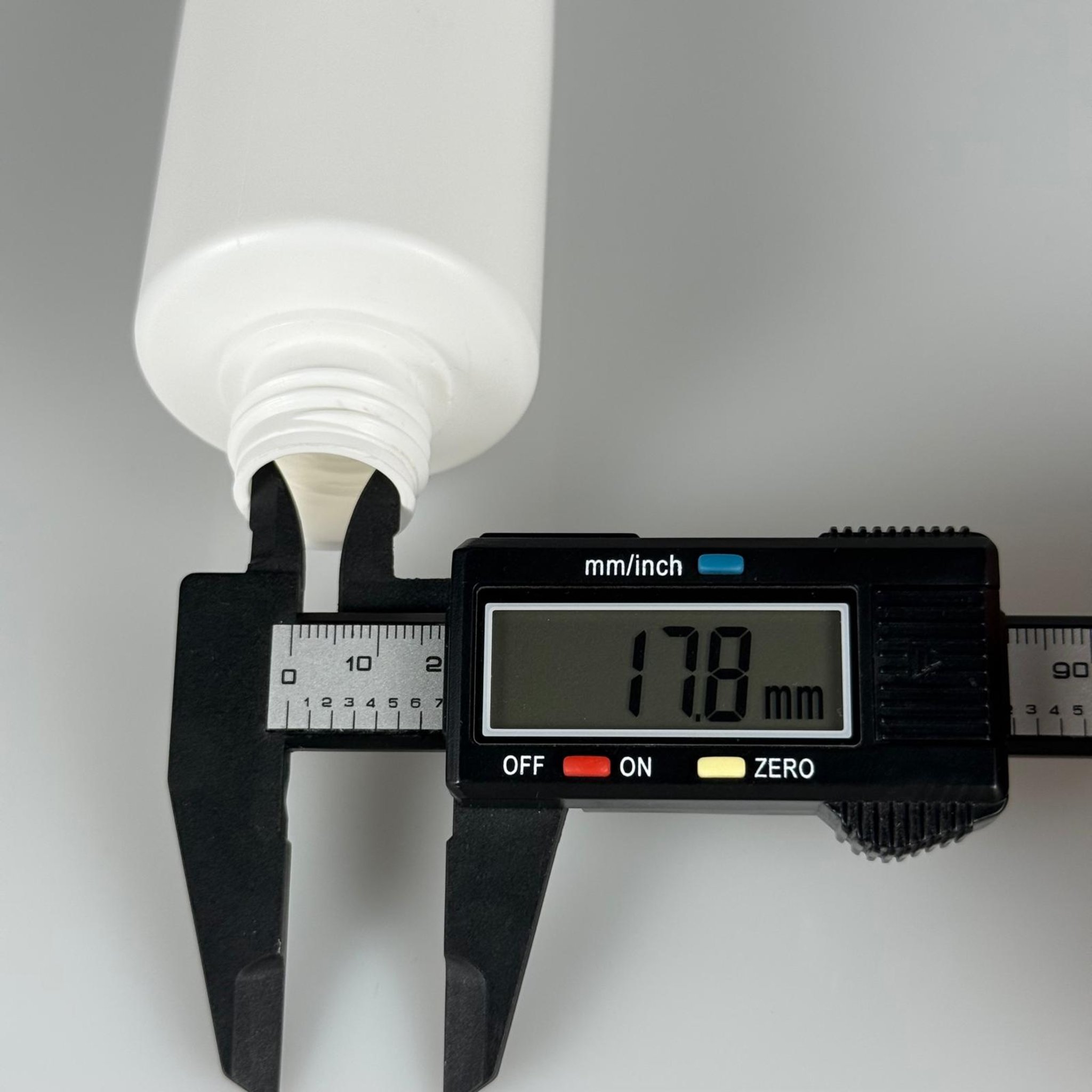 200 CC (SİLME 250 CC) BEYAZ POLİETİLEN 24 MM