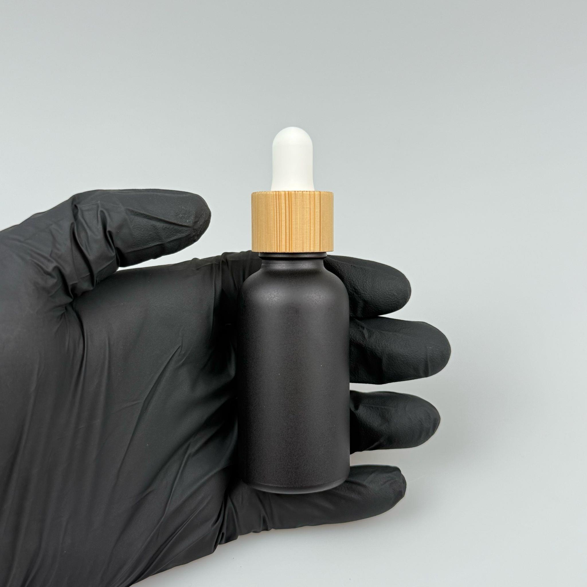 30 CC SİYAH CAM DAMLALIKLI ŞİŞE - BEYAZ EMZİK - BAMBU AHŞAP KAPAK - 30 ML BAMBU KAPAKLI CAM DAMLALIKLI ŞİŞE
