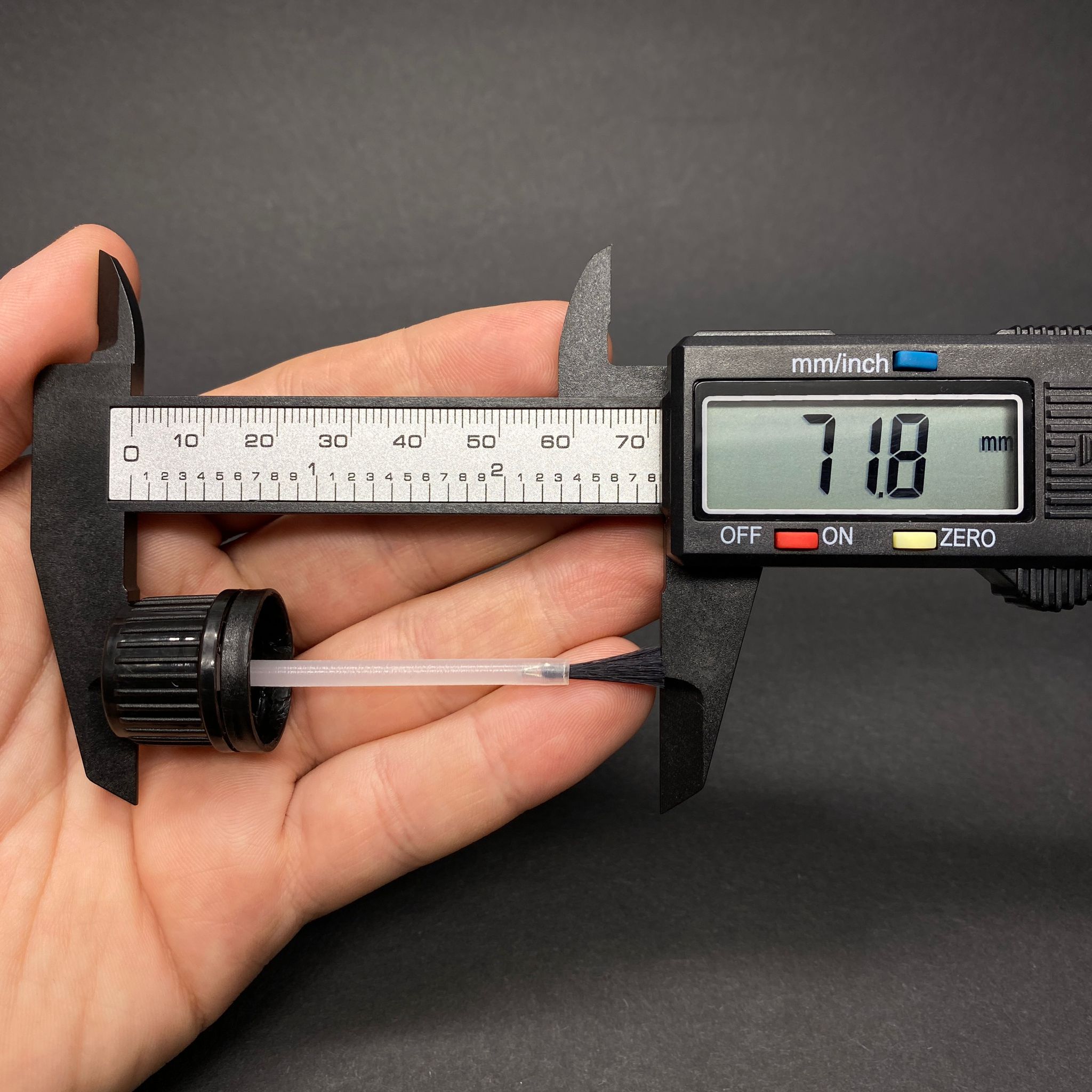 18 MM FIRÇALI KAPAK - BEYAZ (7 CM FIRÇA BOYU)