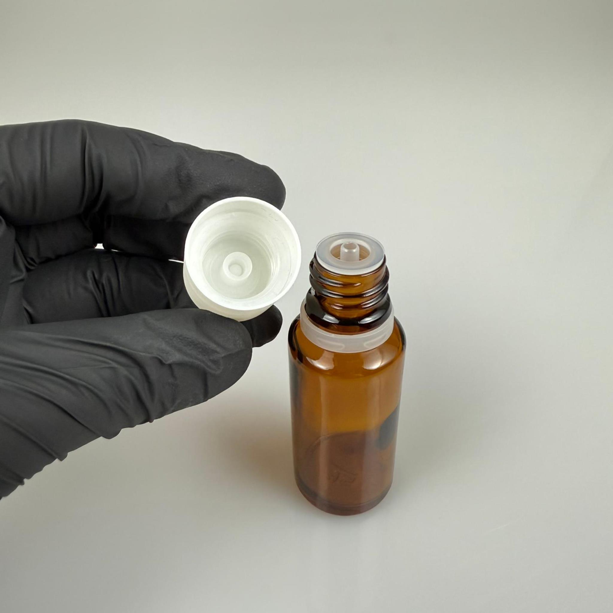 20 CC AMBER CAM ŞİŞE + İÇTEN DAMLALIKLI ÇOCUK KİLİTLİ BEYAZ KAPAK - KAHVERENGİ 20 ML KİLİT KAPAKLI DAMLATMALI ŞİŞE