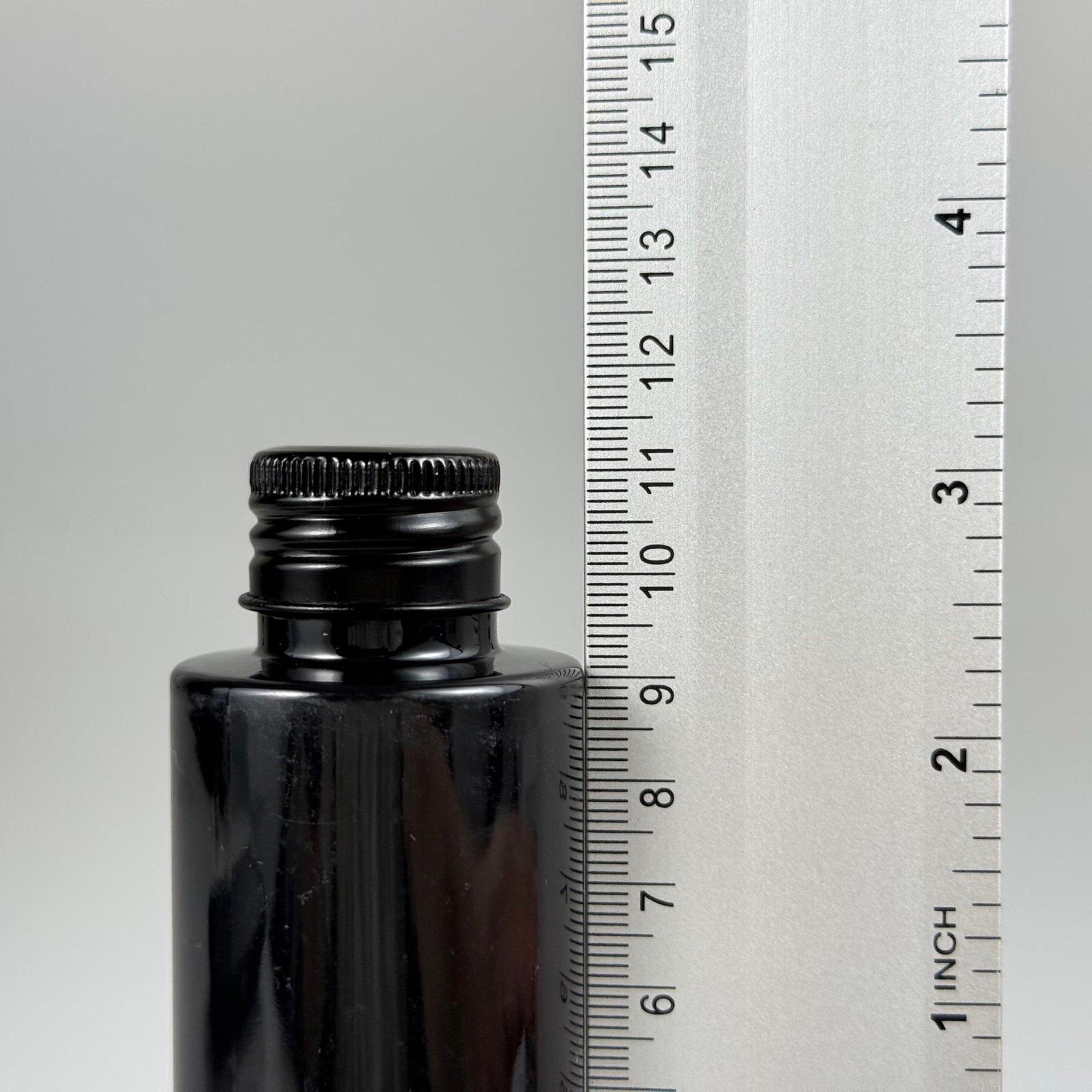 100 CC SİYAH SİLİNDİR KESKİN KÜT MODEL SERT PET ŞİŞE ( 17 GR - 24 AĞIZ ) + KÖPÜK CONTALI SİYAH METAL ALÜMİNYUM KAPAK + KOLONYA TIPALI TAKIM - 100 ML KAPAKLI SİYAH PLASTİK ŞİŞELER