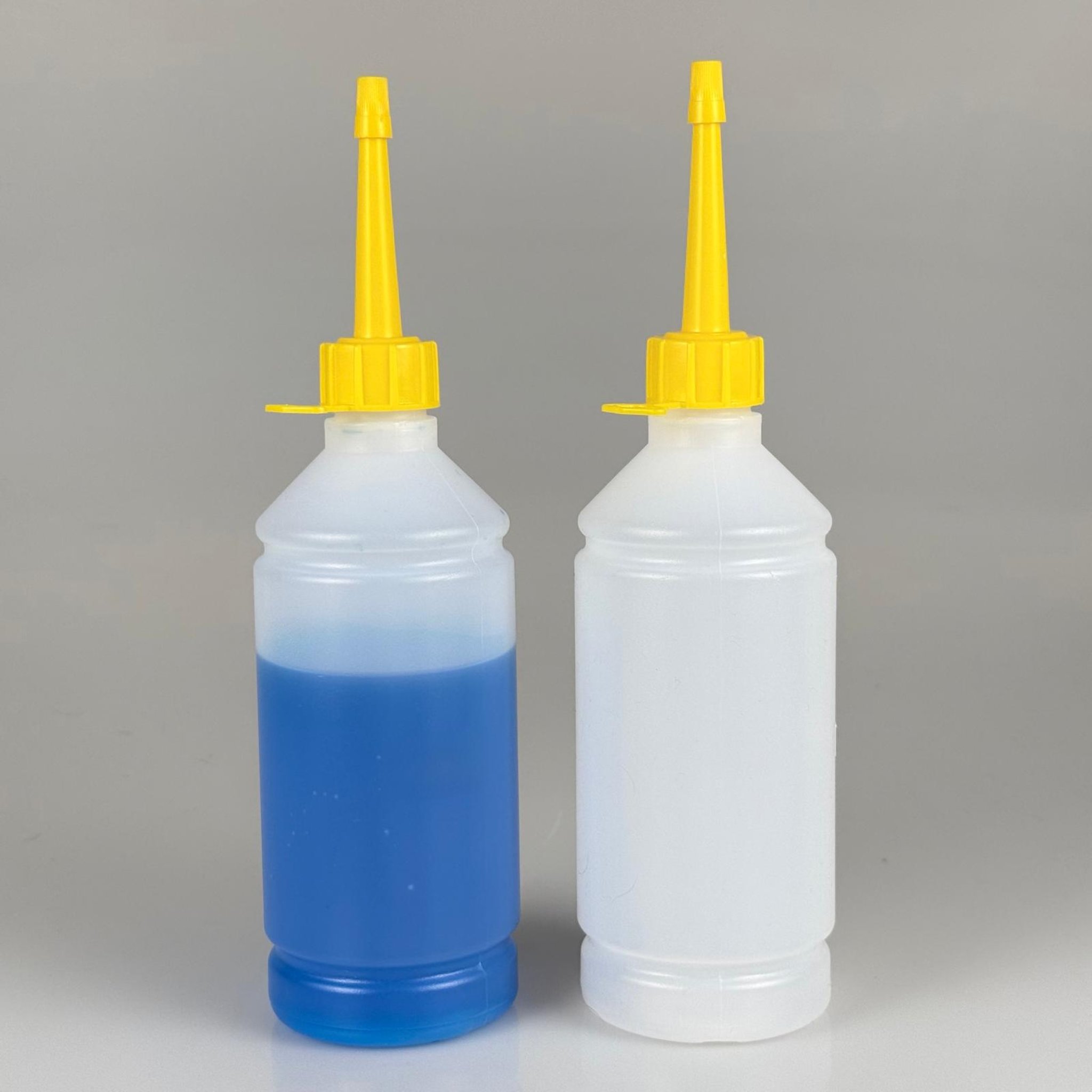 500 CC TİNER ŞİŞESİ - KİLİTLİ CONTALI  BEYAZ KAPAKLI + AKITICILI SİVRİ SARI KARTUŞ KAPAKLI - 500 ML KİMYASALA DAYANIKLI PLASTİK ŞİŞE - 0,5 LT POLİETİLEN ŞİŞE TOMBUL