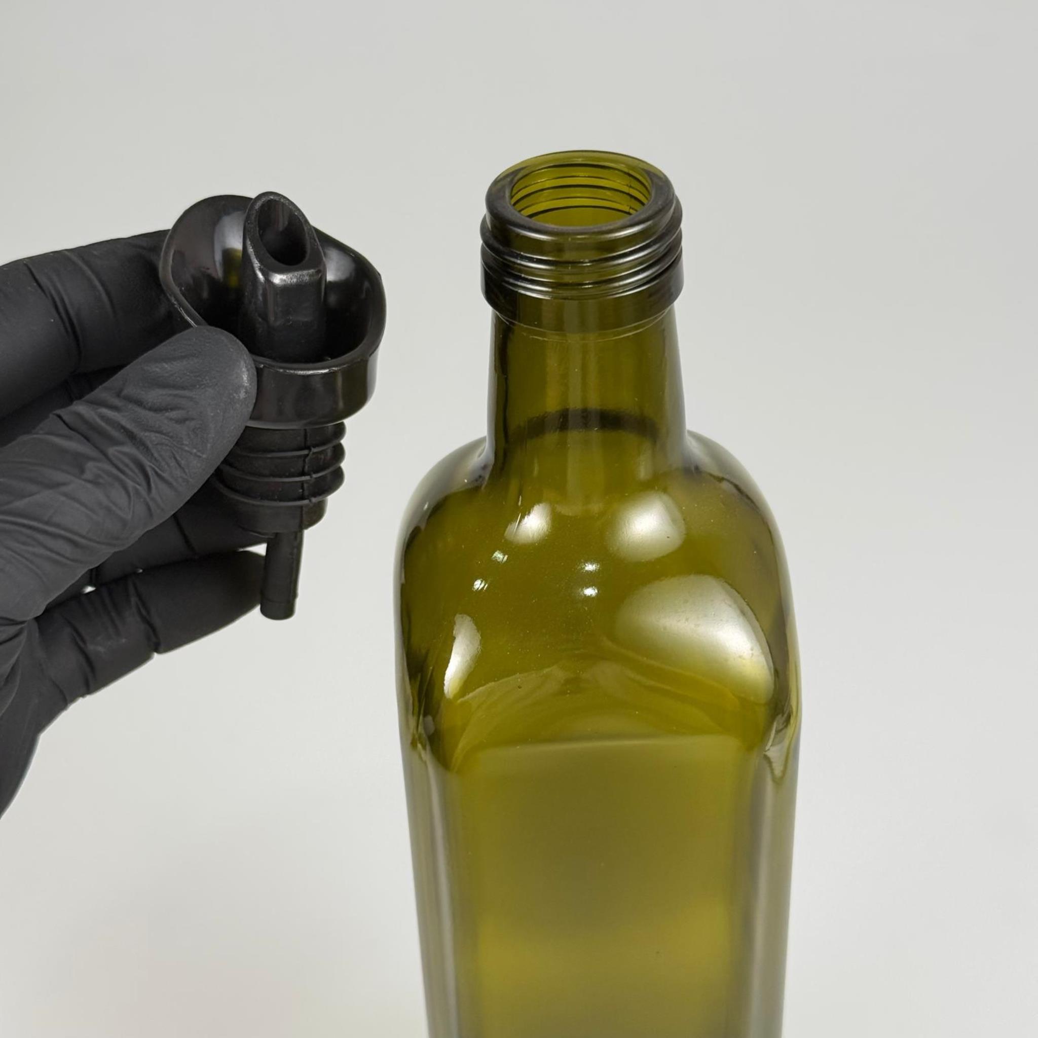 Akıtmaz Kapaklı Şık Cam Yağlık – Zeytinyağı ve Sirke İçin - Restoran Tipi 750 ML Yeşil Maraska Kare Yağdanlık Siyah Akıtıcı Başlıklı