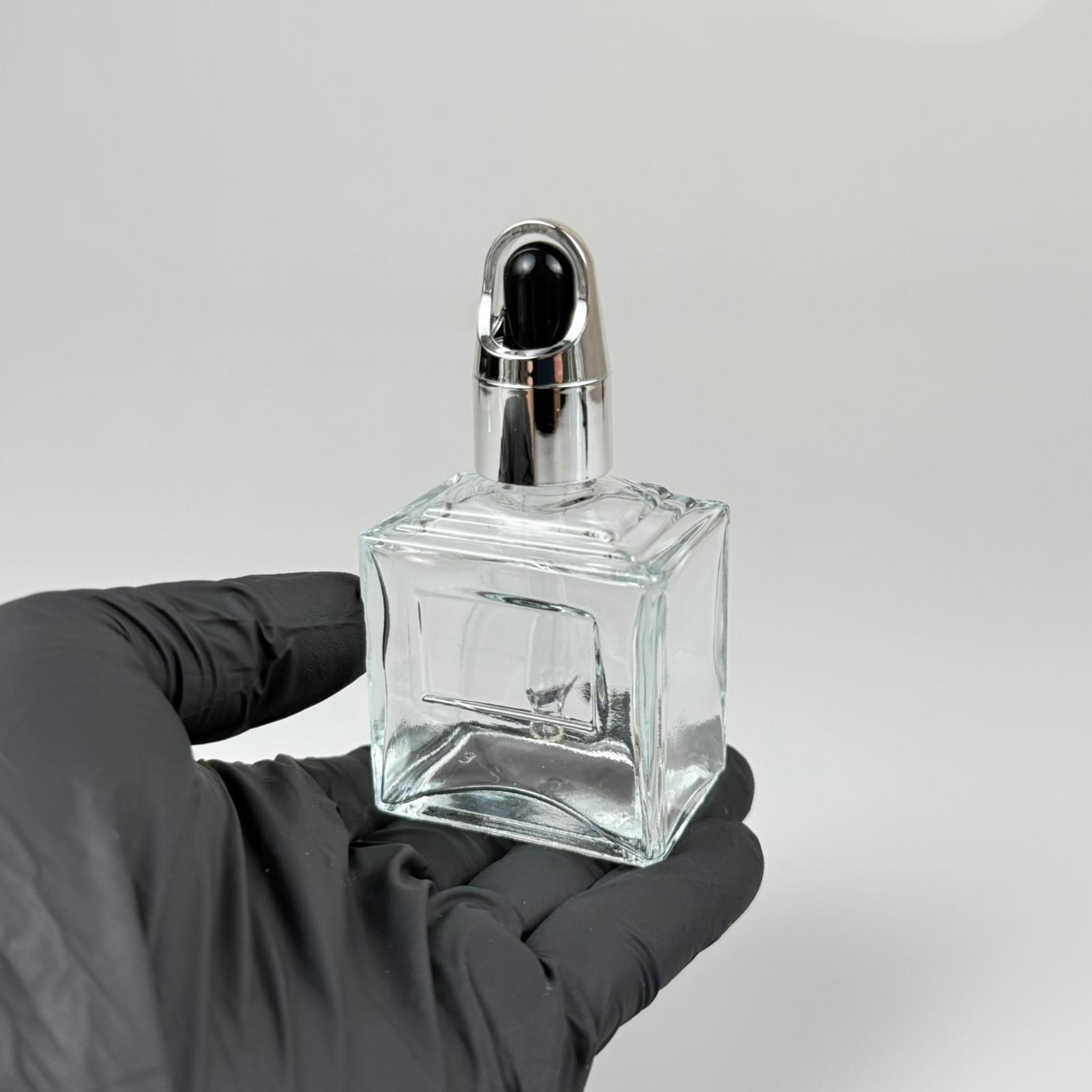 50 CC KÖŞELİ PRİZMA PRESTİJLİ CAM DAMLALIKLI ŞİŞE - SİYAH EMZİK - GÜMÜŞ FLOWER SEPET MODEL METALİK KAPAK - 50 ML CAM DAMLALIKLI ŞİŞE - DAMLALIKLI BOŞ ŞİŞE