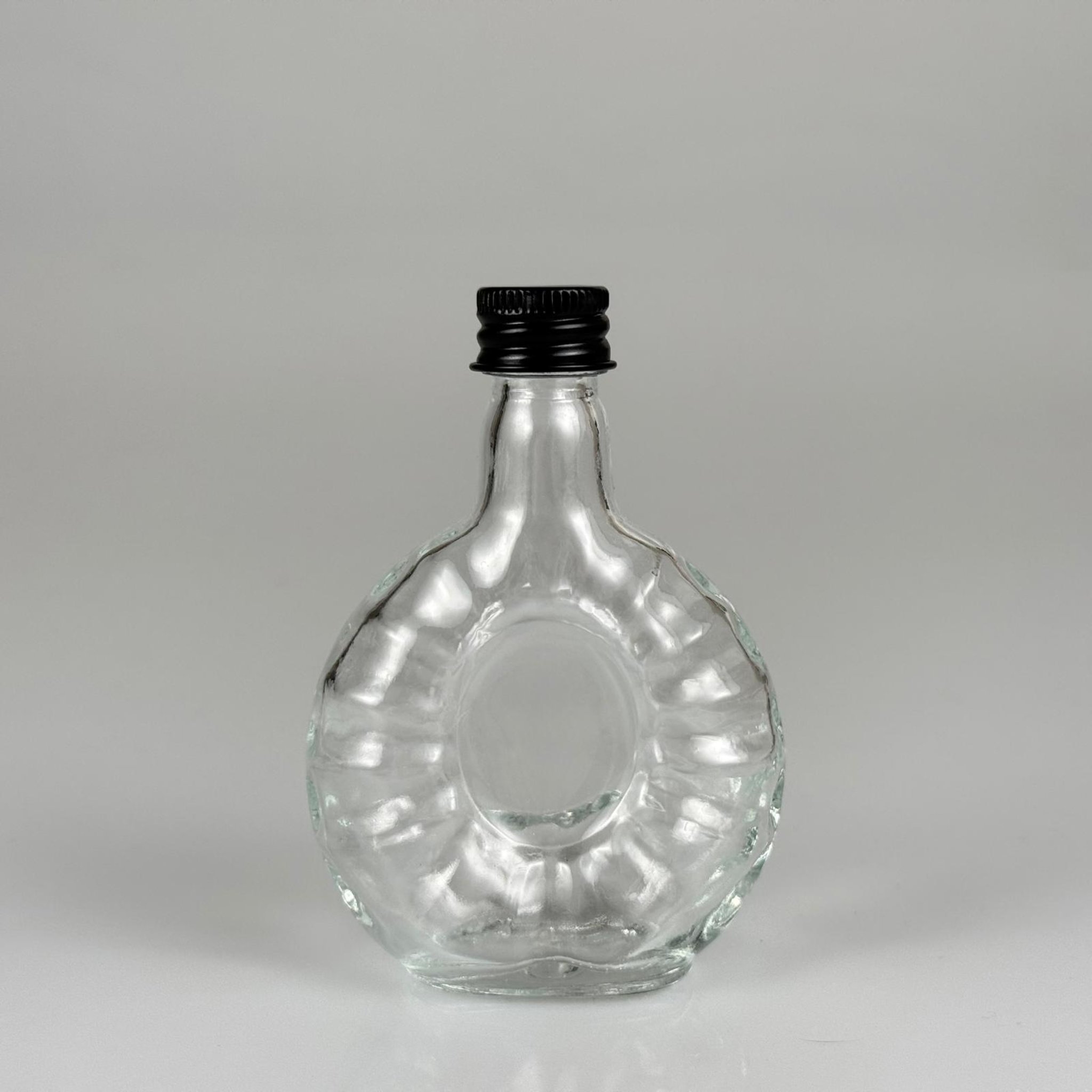 50 CC BOĞAZLI YASSI CAM ŞİŞE + SİYAH ALÜMİNYUM METAL KAPAKLI TAKIM - 50 ML PRESTİJLİ ŞİŞE