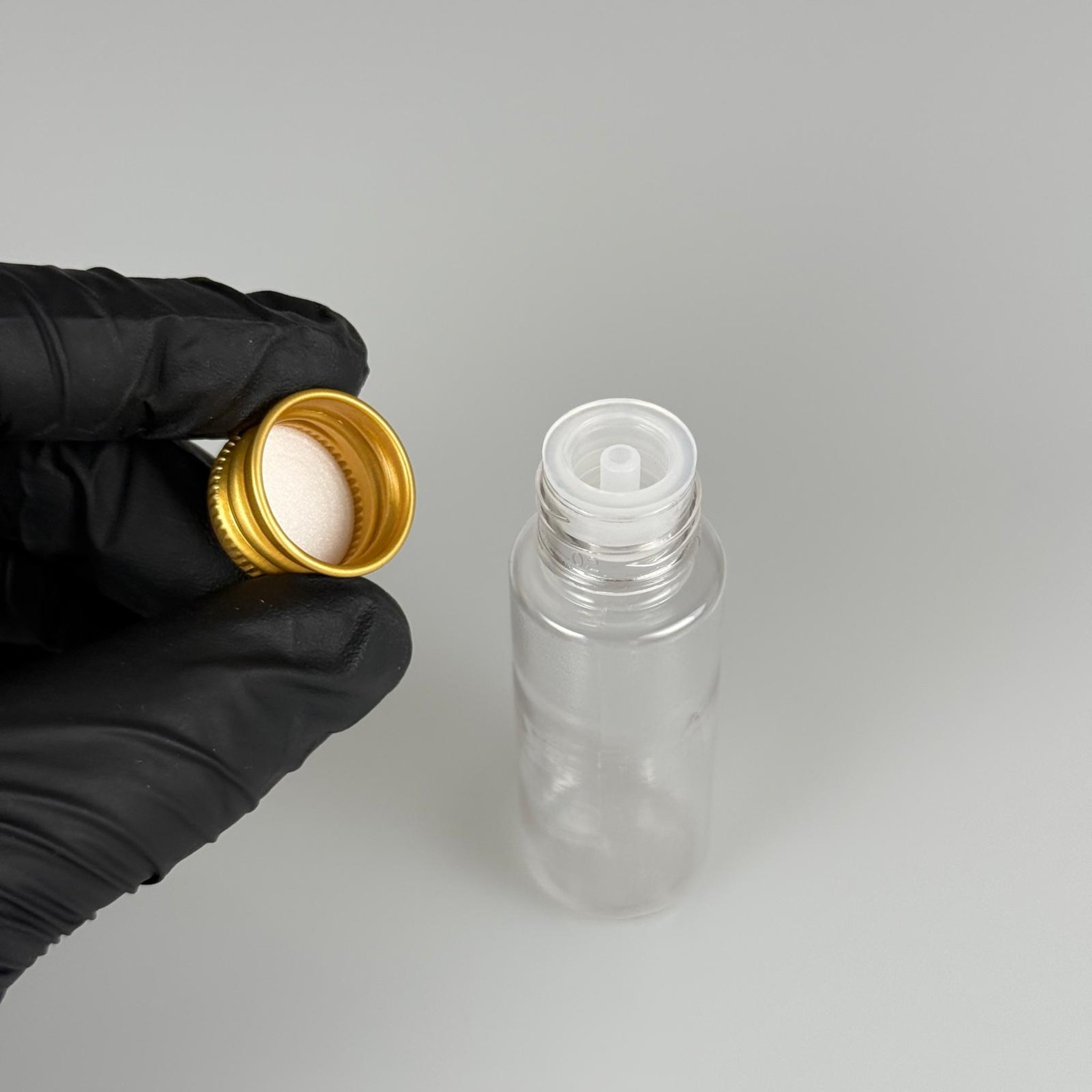 20 CC ŞEFFAF PET SHOT ŞİŞE - KÖPÜK CONTALI GOLD ALÜMİNYUM METAL KAPAKLI + DAMLALIKLI KOLONYA TIPALI TAKIM - 20 ML PLASTİK ŞİŞE