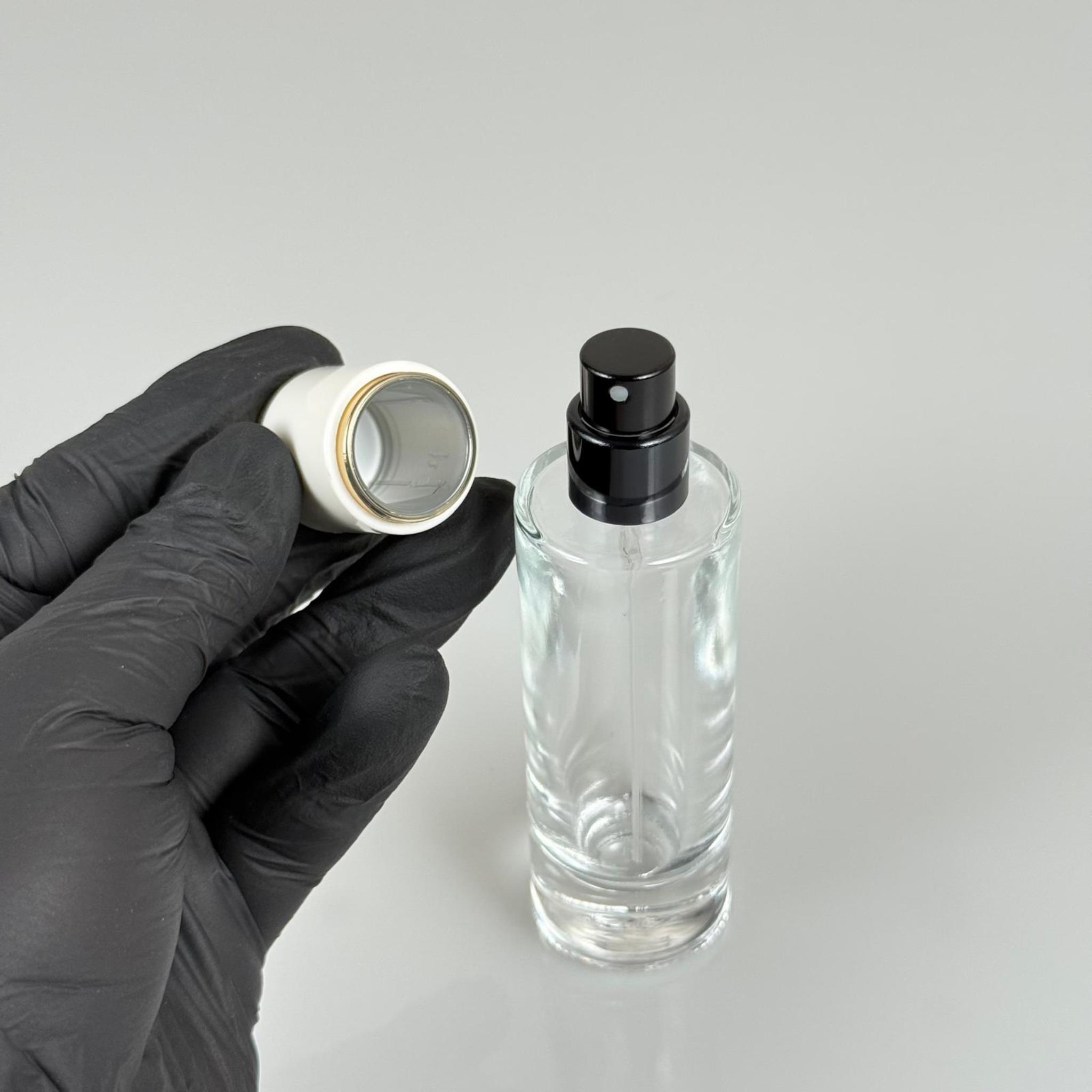 30 ML SİLİNDİR UZUN MODEL PARFÜM ŞİŞESİ - SİYAH METAL SPREYLİ + GOLD BEYAZ KAPAKLI (AĞIZ 15 MM GEÇME KOLAY KAPAMA)