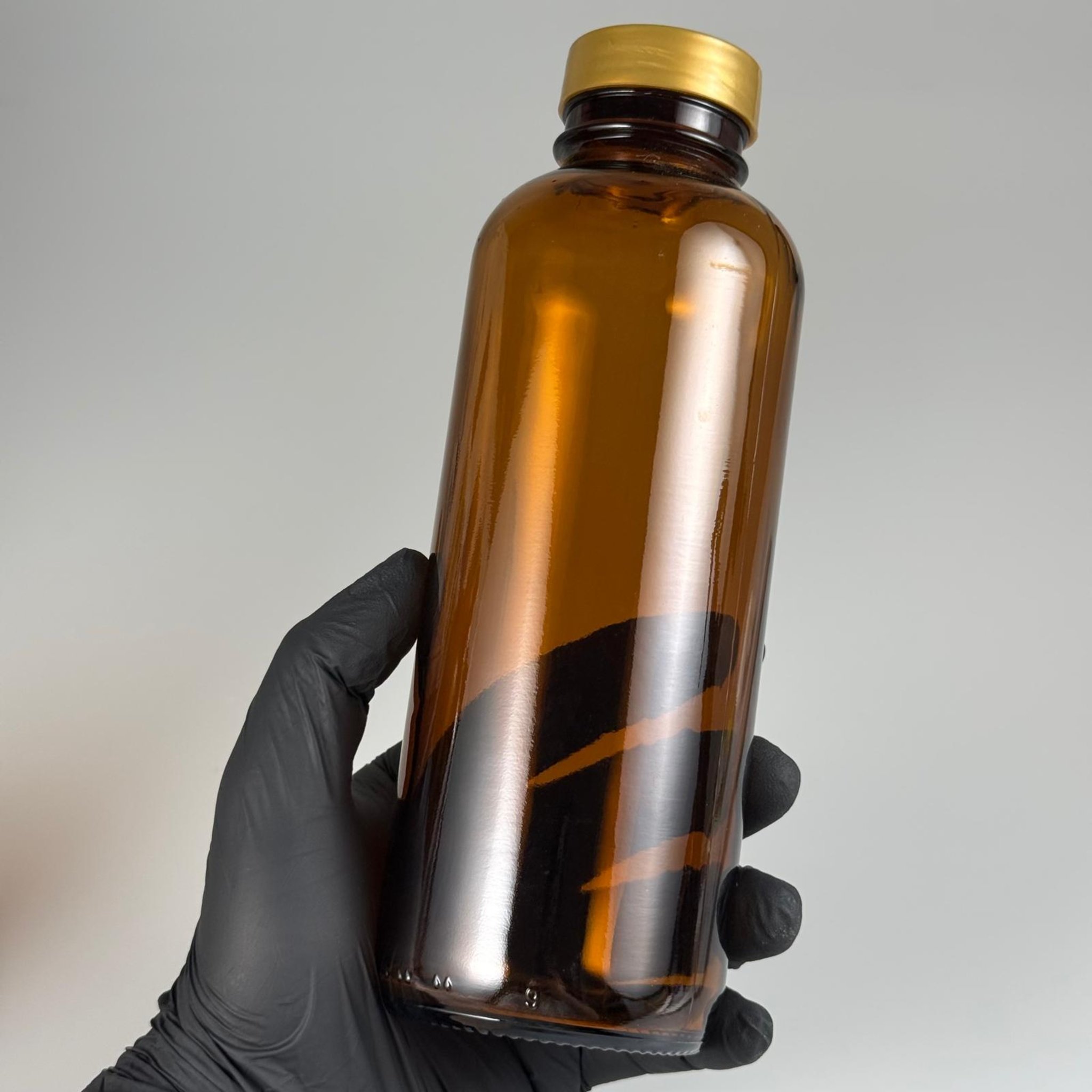 500 CC ENDÜSTRİYEL, KEVITA MODEL GENİŞ AĞIZLI AMBER CAM ŞİŞE - GOLD PLASTİK KAPAKLI + KENDİNDEN YAPIŞKANLI KÖPÜK CONTALI TAKIM - 500 ML CAM KAHVERENGİ ECZA, ZEYTİNYAĞI, ÇEREZ, GRANÜR KAHVE, COLDBREW VB İÇİN ÇOK AMAÇLI CAM ŞİŞELER