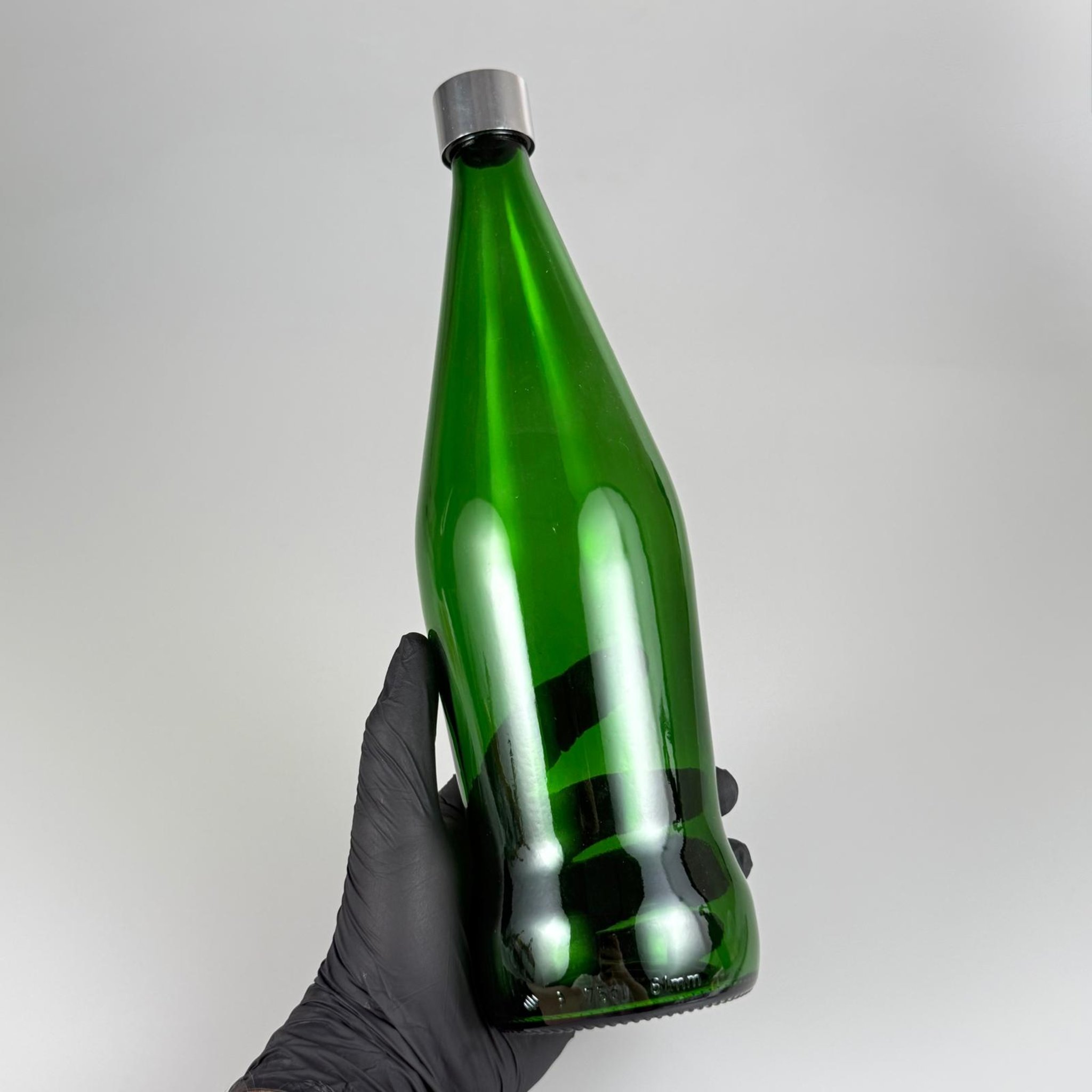 750 CC YEŞİL CAM ŞİŞE + ALÜMİNYUM KAPLAMALI GÜMÜŞ KAPAKLI + KÖR TIPALI TAKIM - 750 ML YEŞİL ŞİŞE