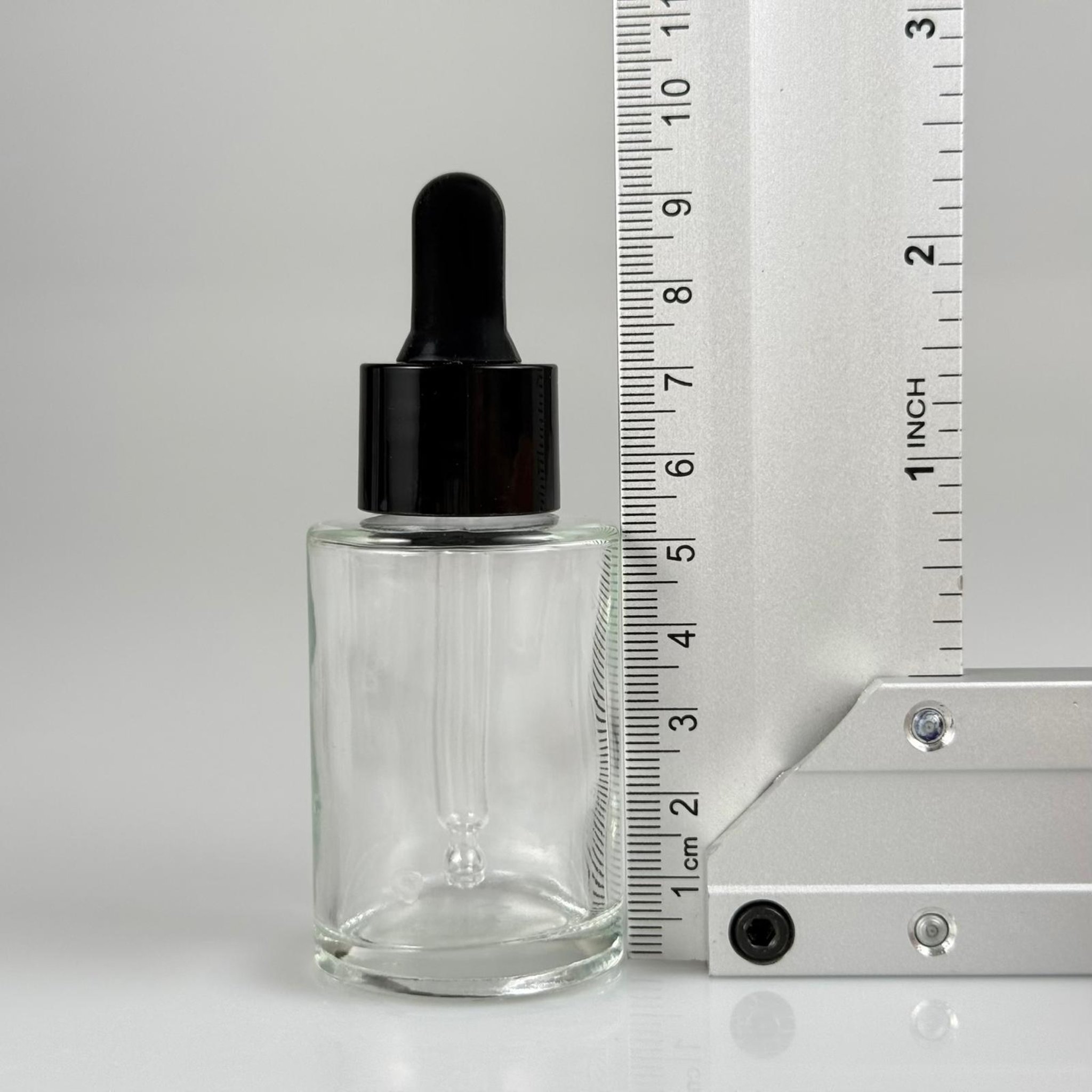30 CC OMUZLU ŞEFFAF CAM ŞİŞE + SİYAH CAMDAMLALIKLI + SIYIRICI TIPALI TAKIM - 30 ML KÜT BOYUNLU CAM SERUM ŞİŞESİ