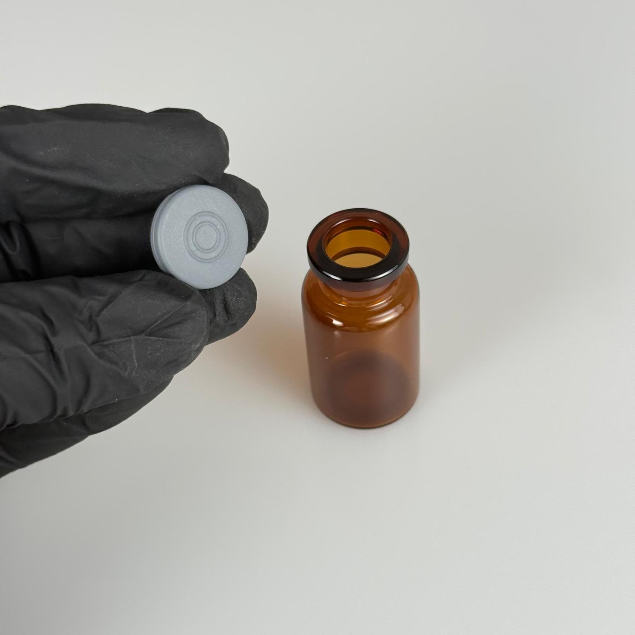 24x45 MM İNCE BOROSİLİKAT FLAKON CAM ŞİŞE 12 ML + BUTİL KAUÇUK TIPA 20 MM - AMBER CAM İLAÇ, ECZA, PENİSİLİN, MEDİKAL, LABORATUVAR, FARMASÖTİK ŞİŞELERİ