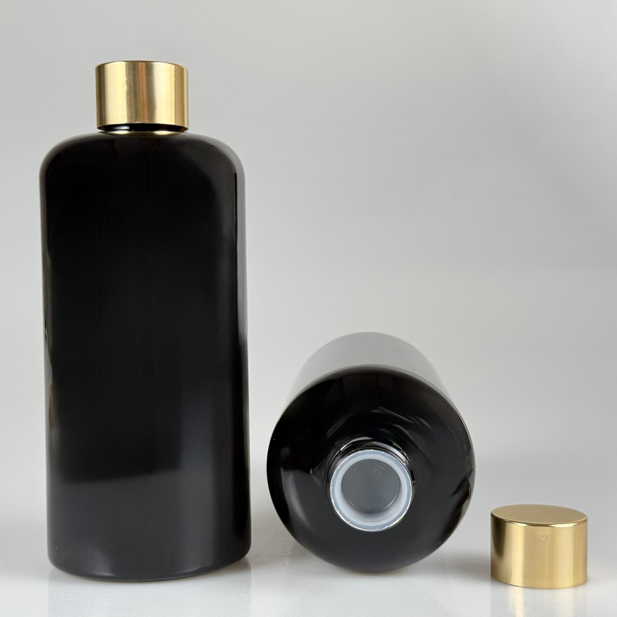 500 CC SİYAH UZUN SİLİNDİR PET ŞİŞE + ALÜMİNYUM KAPLAMALI GOLD KAPKALI + KÖR TIPALI TAKIM - 500 ML SİYAH PET ŞİŞE