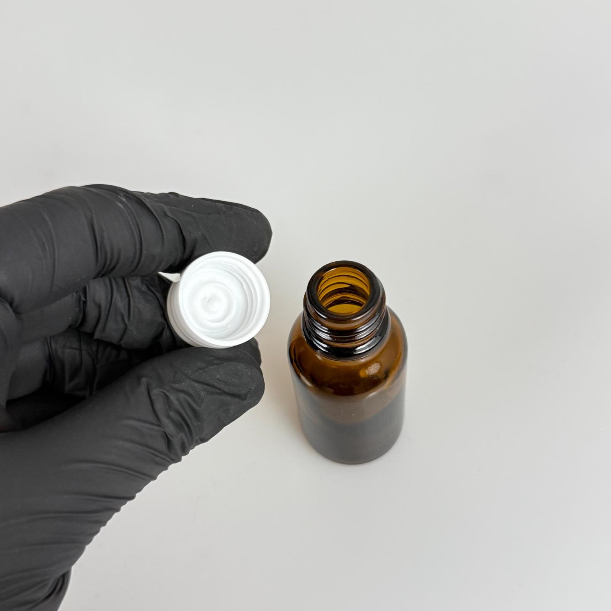 15 ML AMBER CAM ŞİŞE + CONTALI BEYAZ KAPAK - 15 CC KAPAKLI CAM ŞİŞE