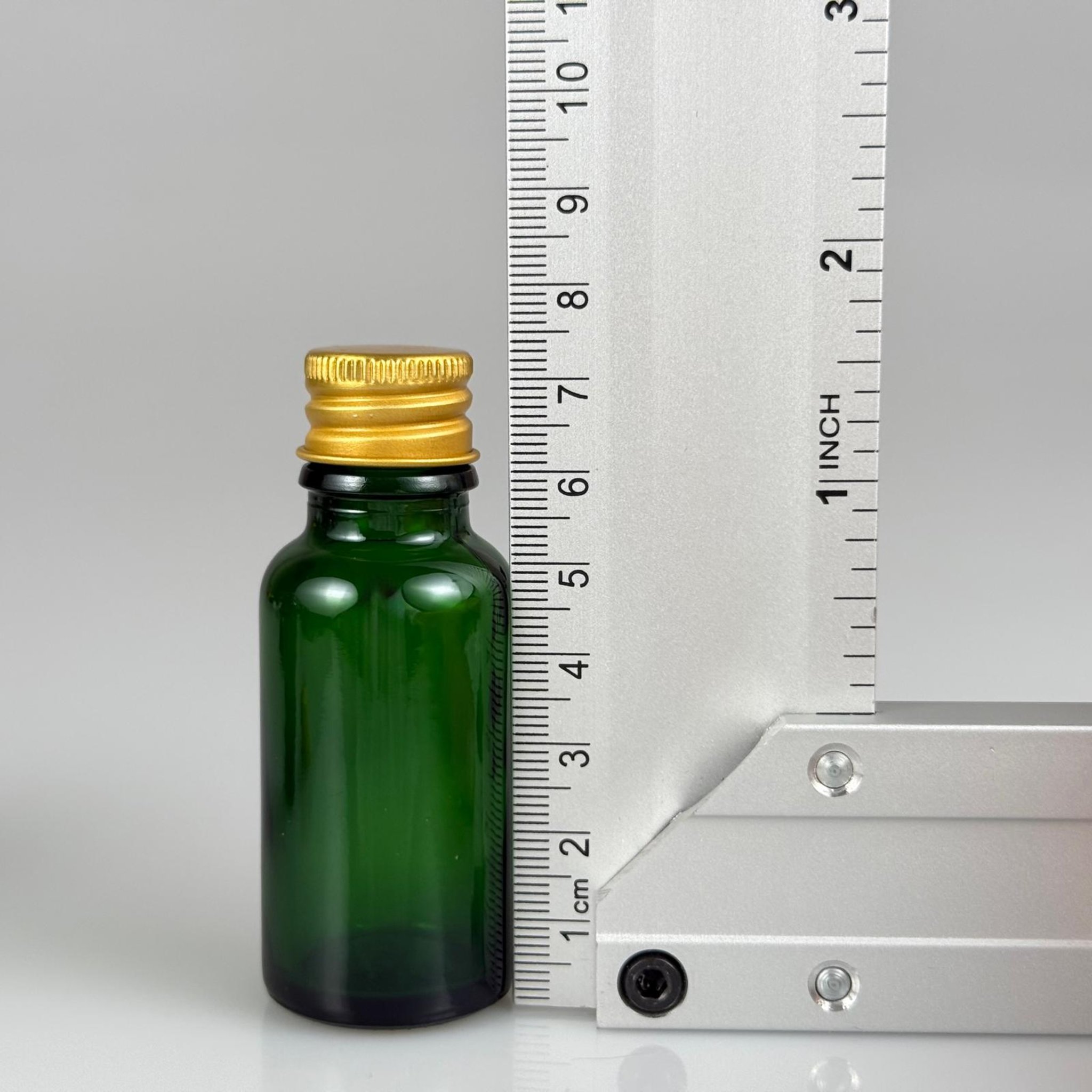 20 CC YEŞİL CAM ŞİŞE + KÖPÜK CONTALI GOLD ALÜMİNYUM METAL KAPAKLI + KOLONYA TIPALI TAKIM - 20 ML YEŞİL CAM ŞİŞE