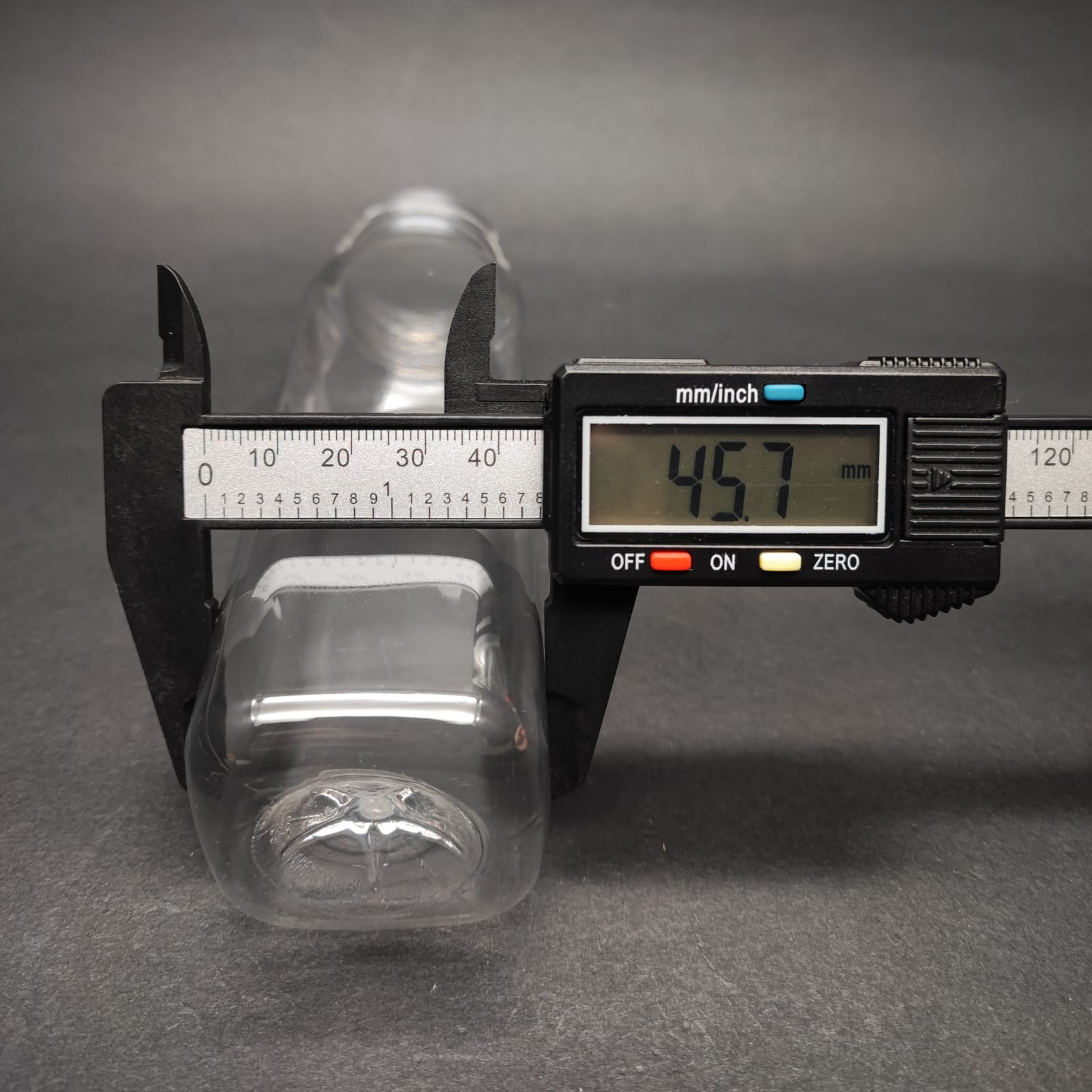 250 CC KARE PET ŞİŞE (19 GR) - GENİŞ AĞIZLI SARI KİLİTLİ KAPAKLI - 250 ML DETOX , MEYVE SUYU ŞİŞE , BOŞ DETOKS ŞİŞE