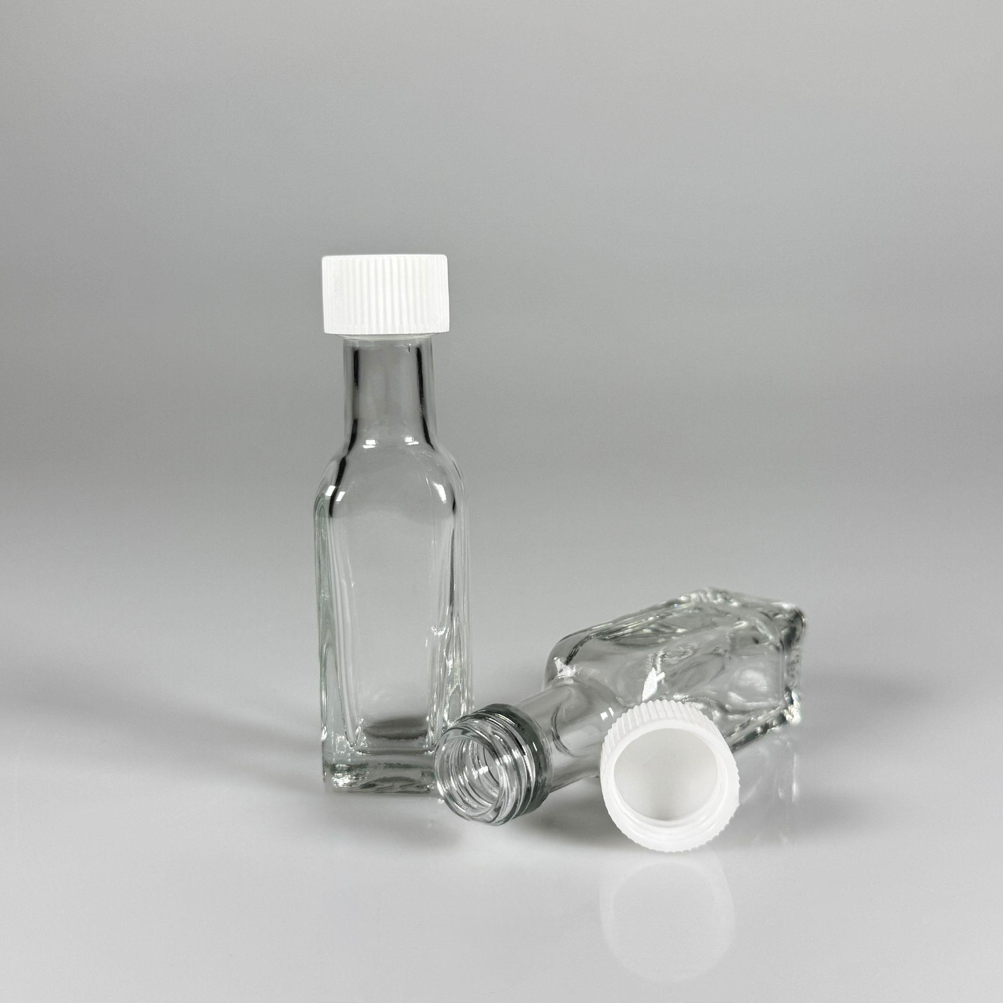 20 CC MARASKA KÖŞELİ CAM ŞİŞE - BEYAZ PLASTİK KAPAKLI - 20 ML KAPAKLI CAM ŞİŞE