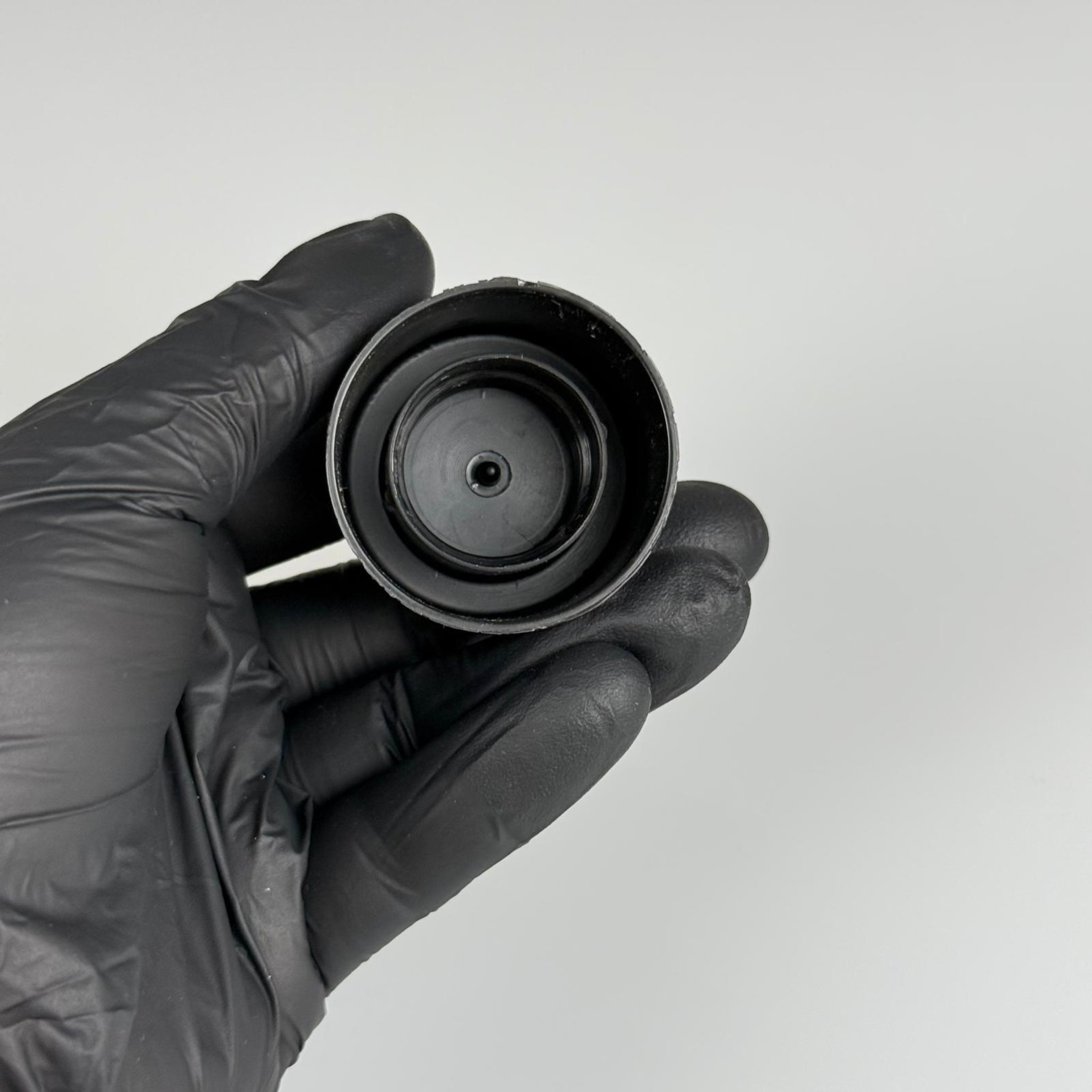 24 MM SİYAH PLASTİK KAPAK -  SİYAH -  KOLONYA ŞİŞESİ KAPAĞI