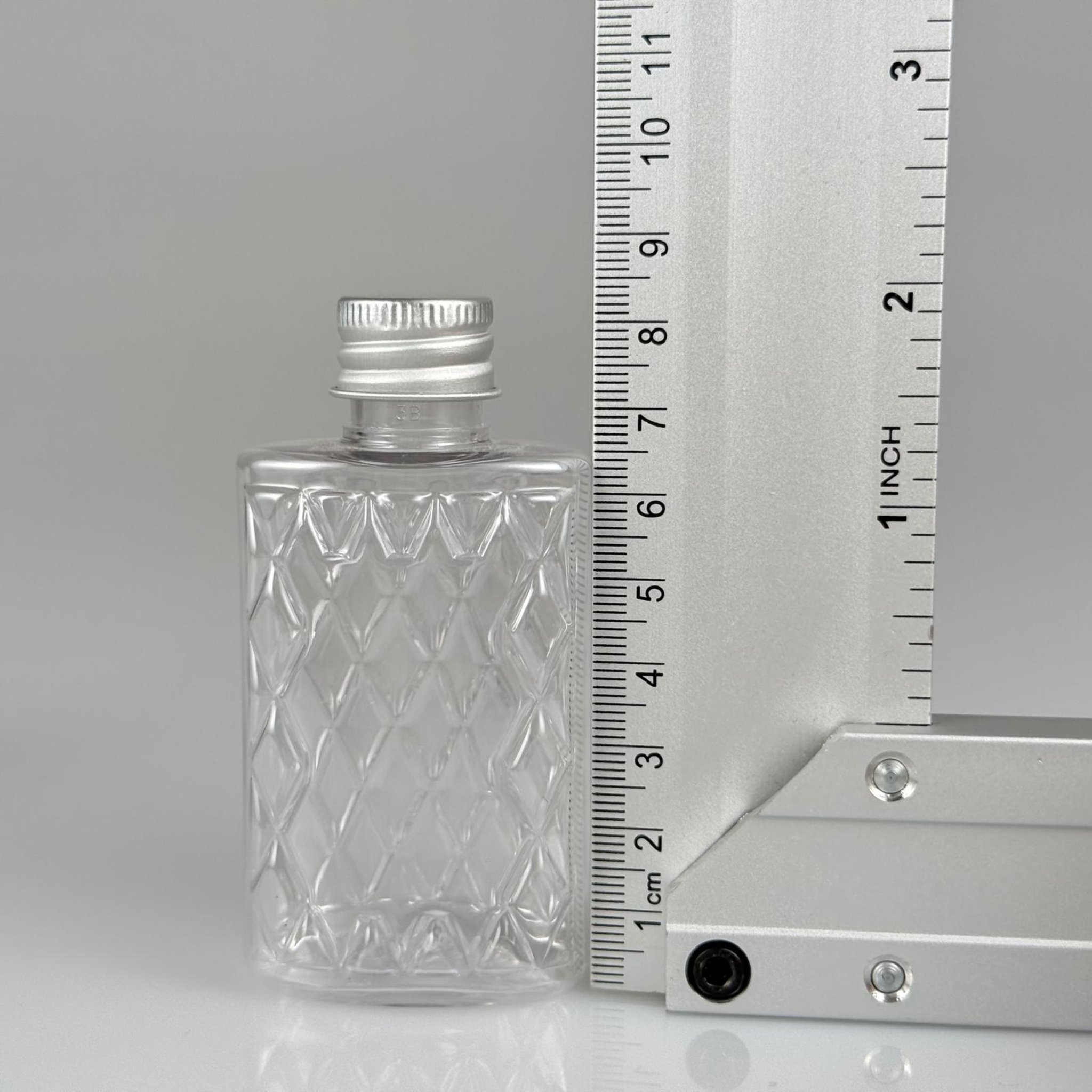 50 CC KÖŞELİ ŞEFFAF PET ŞİŞE + KÖPÜK CONTALI GÜMÜŞ ALÜMİNYUM METAL KAPAKLI TAKIM - 50 ML PET ŞİŞE
