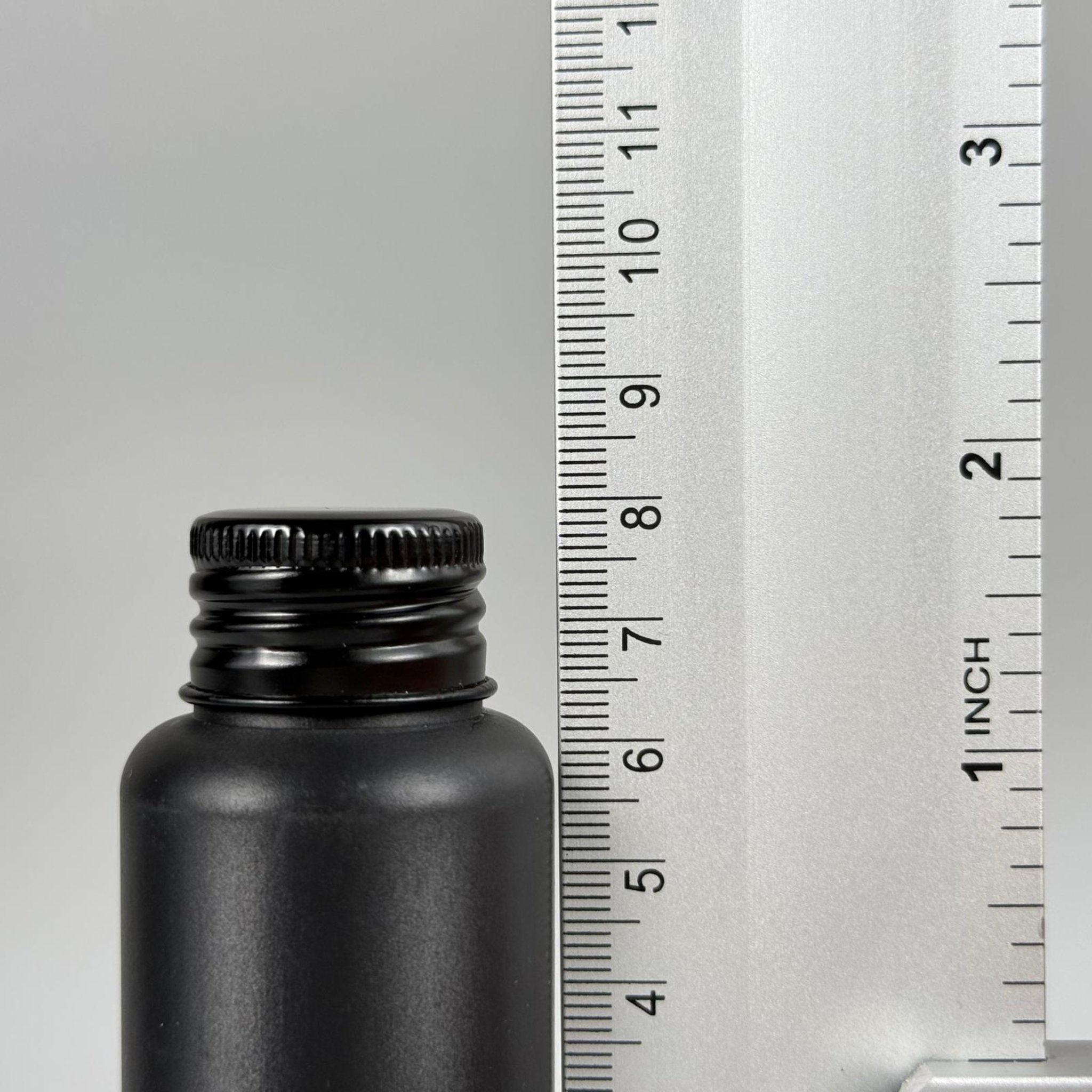 50 CC SİYAH POLİETİLEN PLASTİK ASETON ŞİŞESİ ( 24 AĞIZ ) + KÖPÜK CONTALI SİYAH METAL ALÜMİNYUM KAPAK TAKIM - 50 ML KAPAKLI SİYAH PLASTİK ŞİŞELER