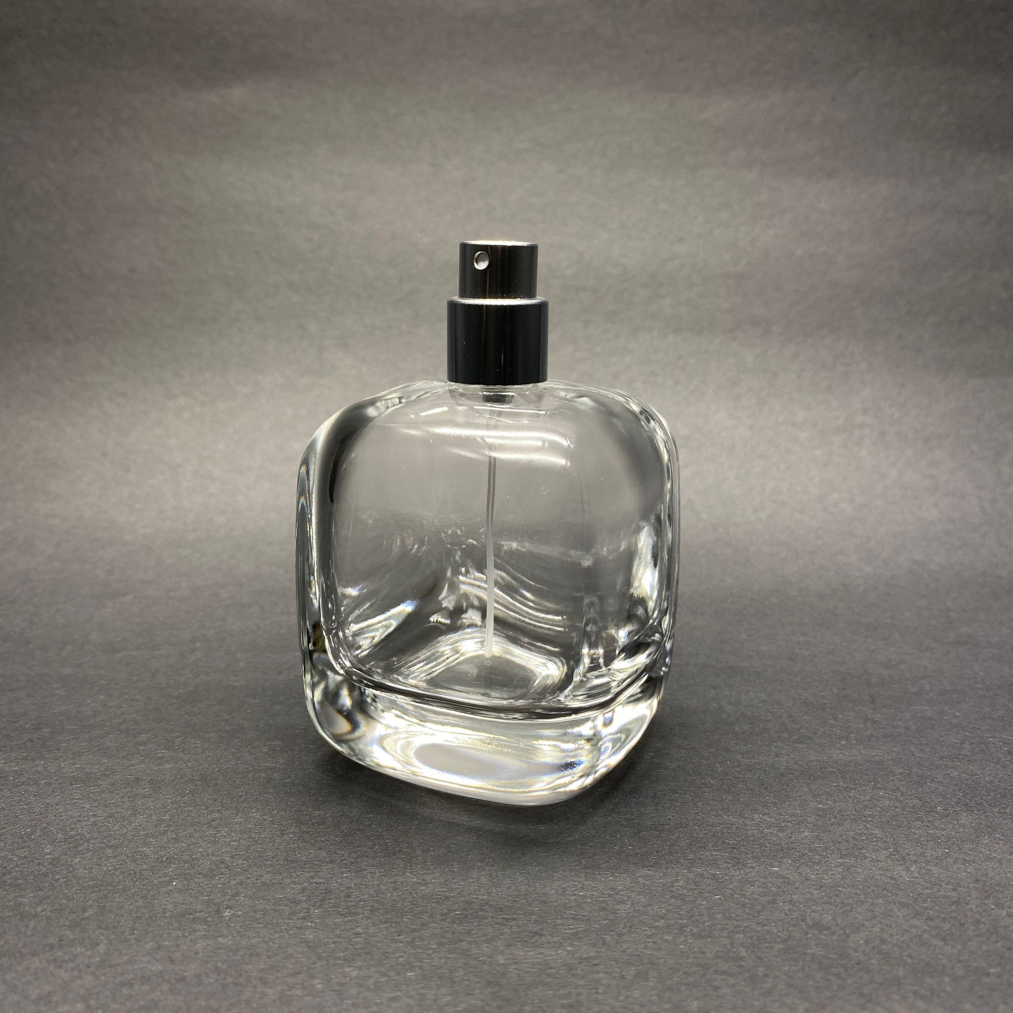 100 ML OVAL KARE MODEL CORE PARFÜM ŞİŞESİ - GÜMÜŞ METAL SPREYLİ (AĞIZ 15 MM GEÇME KOLAY KAPAMA)