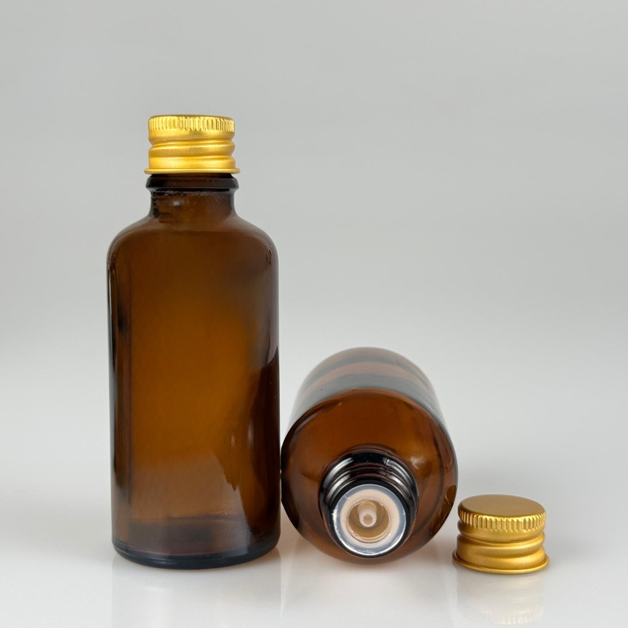 50 CC AMBER CAM ŞİŞE + KÖPÜK CONTALI GOLD ALÜMİNYUM METAL KAPAKLI + DAMLALIKLI KOLONYA TIPALI TAKIM - 50 ML KAHVERENGİ CAM ŞİŞE