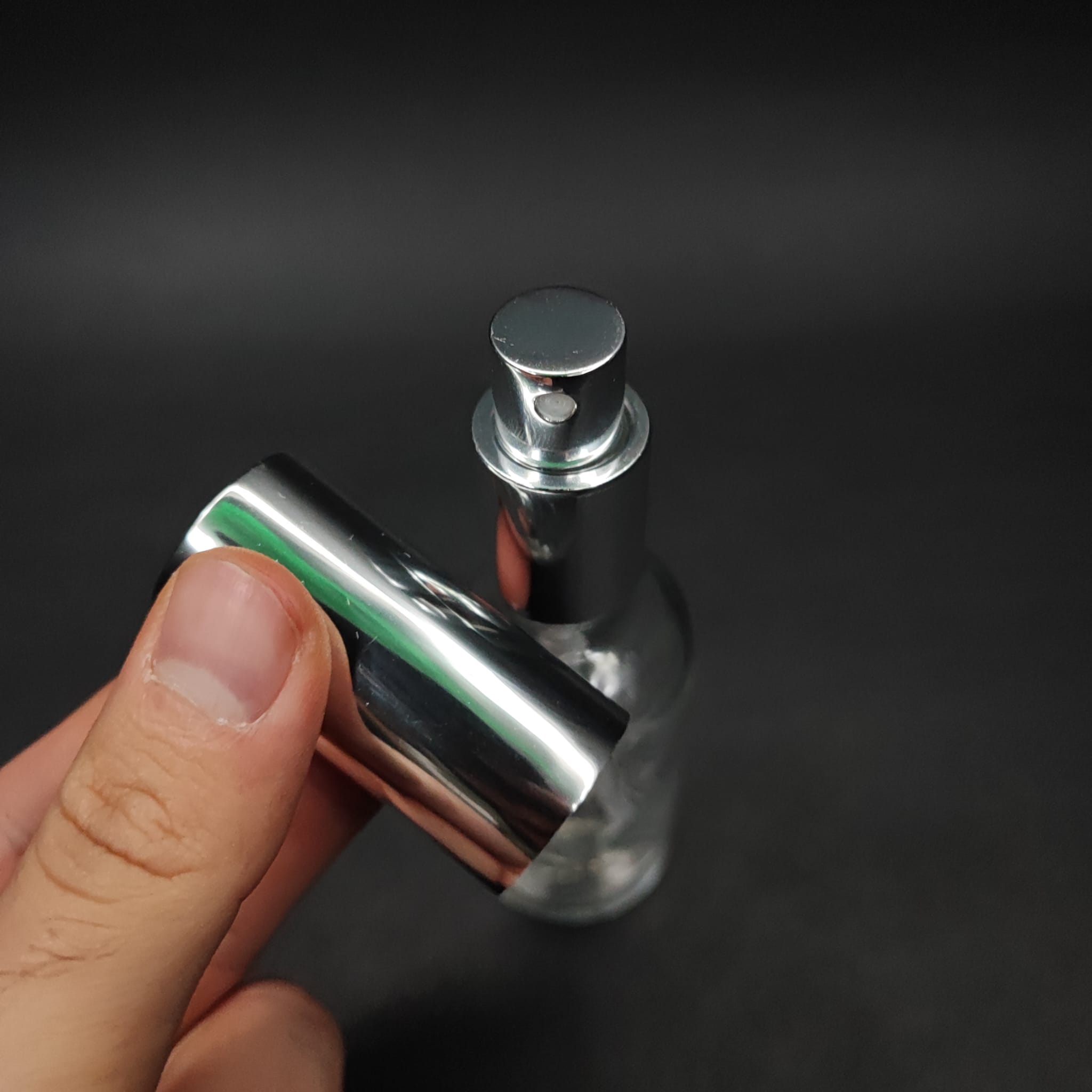 50 ML LÜKS VİDALI VALF ÇEVİRME PARFÜM ŞİŞELERİ - 50 CC ŞEFFAF CAM ŞİŞE - GÜMÜŞ METAL SPREYLİ KAPAKLI SET