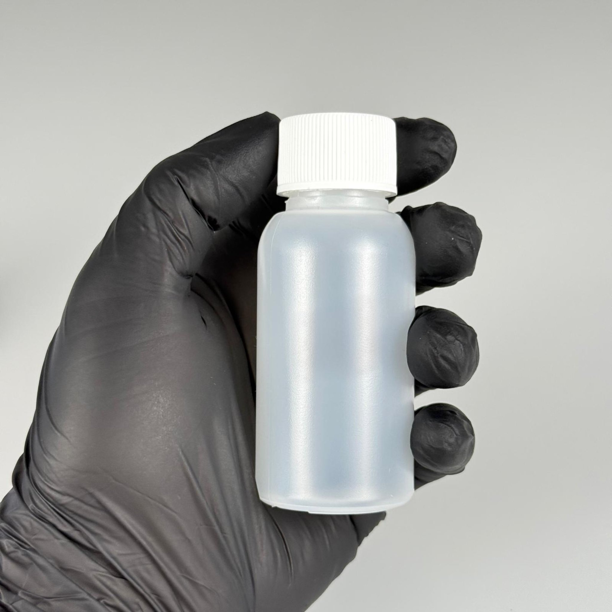 50 ML SIKILABİLİR YUMUŞAK POLİETİLEN PE PLASTİK ŞİŞE - CONTALI BEYAZ KAPAKLI + KOLONYA TIPALI - 50 cc sos, yağ, kartuş, mürekkep vb için boş şişeler