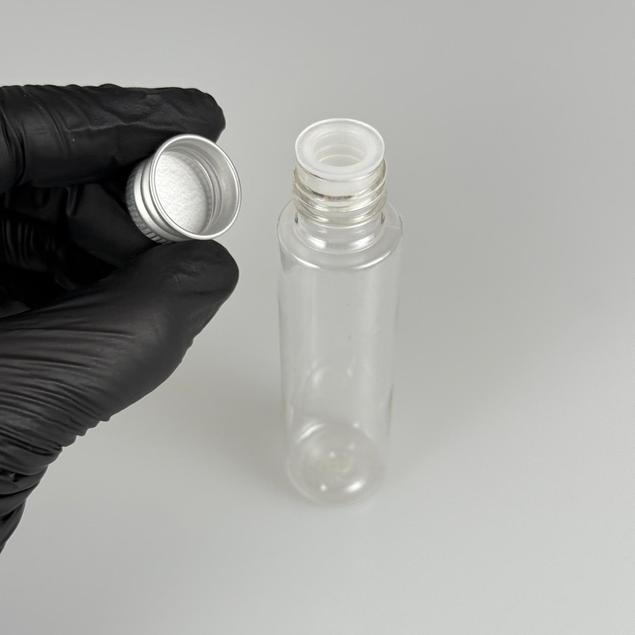 35 CC PET ŞİŞE - KÖPÜK CONTALI GÜMÜŞ ALÜMİNYUM METAL KAPAKLI + KÖR TIPALI TAKIM - 35 ML ŞEFFAF PET ŞİŞE