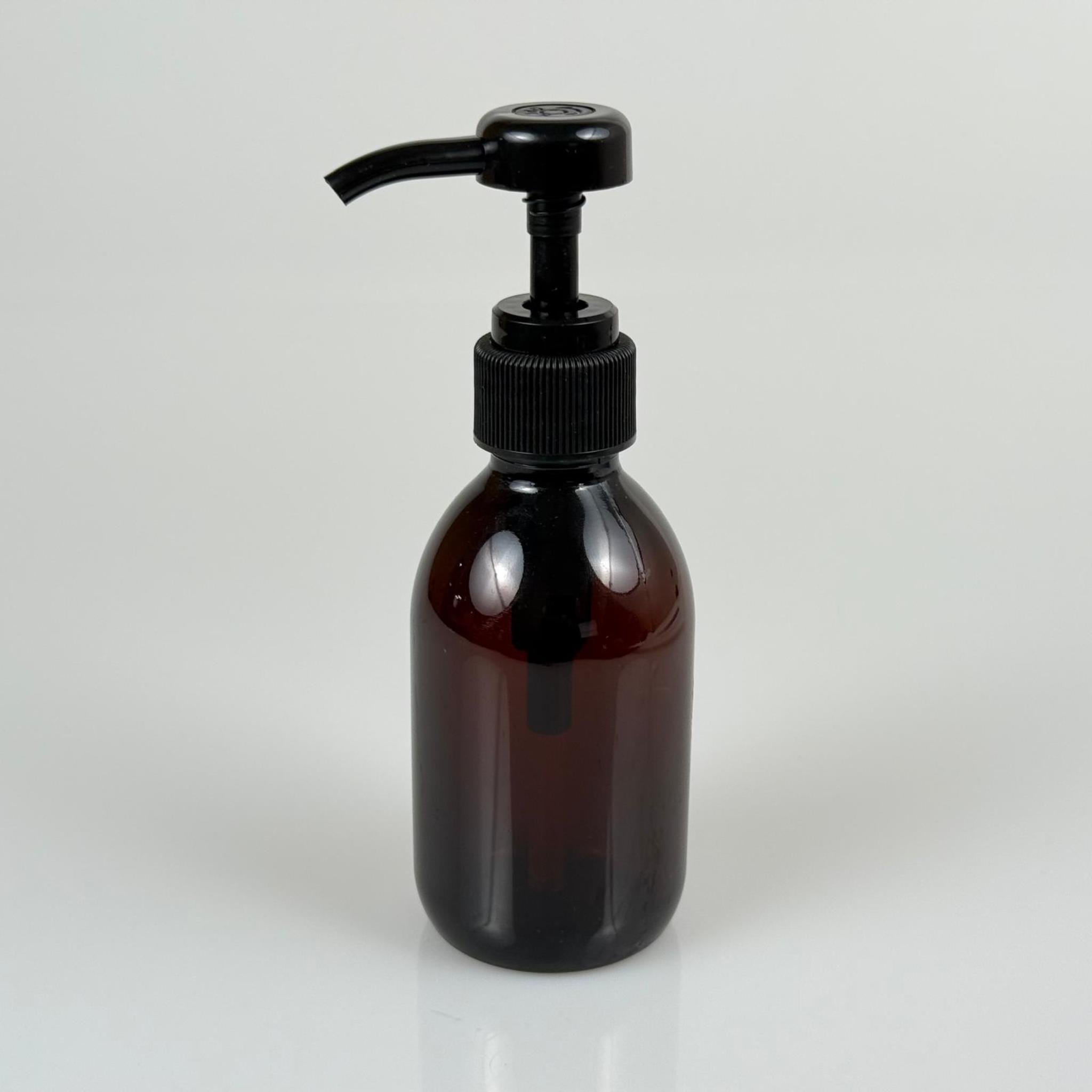 200 CC PET AMBER KAHVERENGİ OVAL MODEL ŞİŞE - SİYAH DOZAJ POMPALI (HER BASMADA 4 CC SIVI ATAR) - 200 ML POMPALI ŞİŞE - ŞURUP, ŞAMPUAN, KREM GİBİ YOĞUN KIVAMLI SIVILARDA KULLANILIR