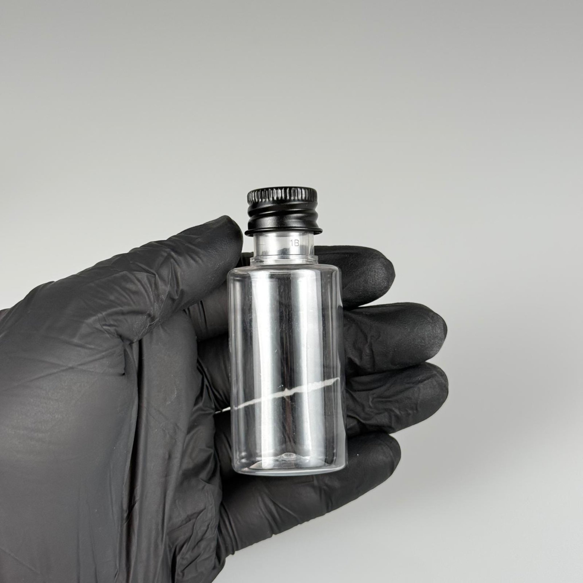 30 CC SİLİNDİR KISA MODEL PET ŞİŞE - KÖPÜK CONTALI SİYAH ALÜMİNYUM METAL KAPAKLI + DAMLALIKLI KOLONYA TIPALII TAKIM - 30 ML ŞEFFAF PET ŞİŞE