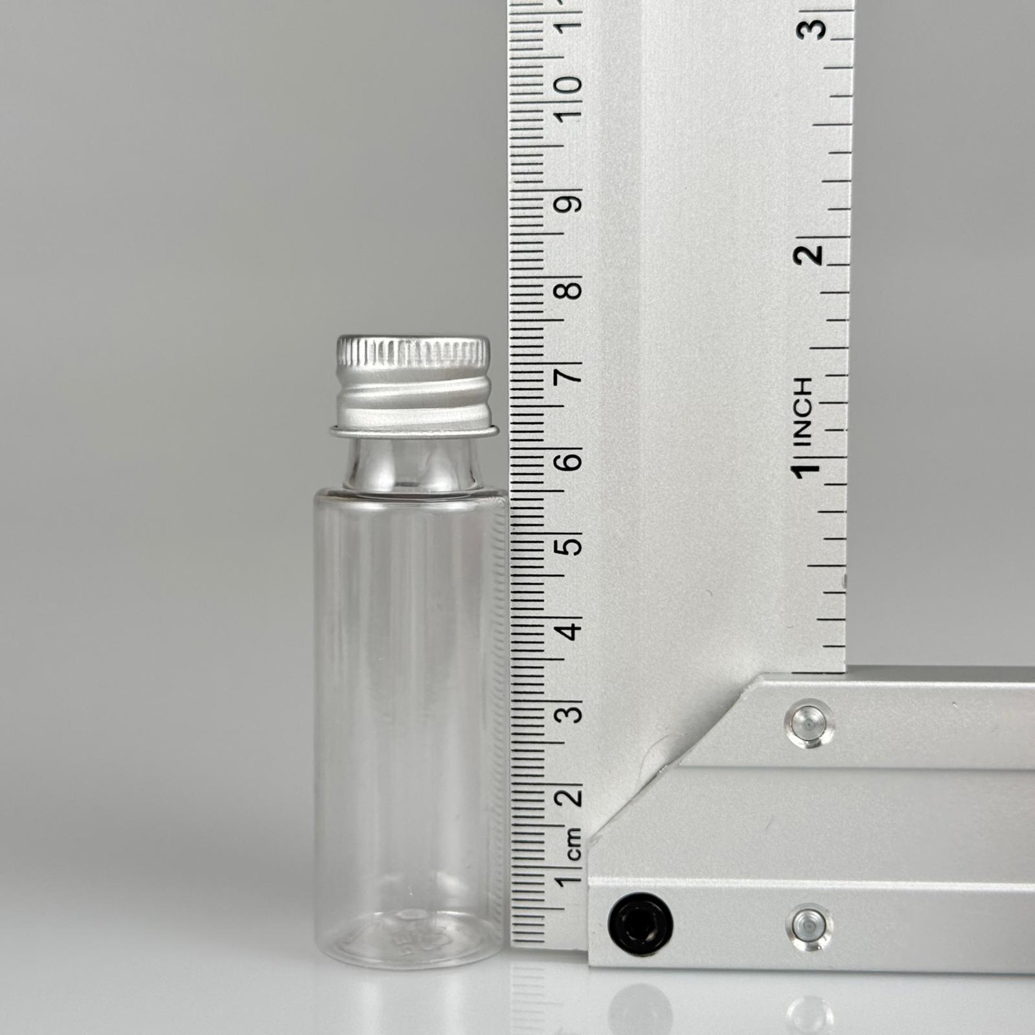 20 CC ŞEFFAF PET ŞİŞE + KÖPÜK CONTALI GÜMÜŞ ALÜMİNYUM METAL KAPAKLI TAKIM - 20 ML PLASTİK ŞİŞE
