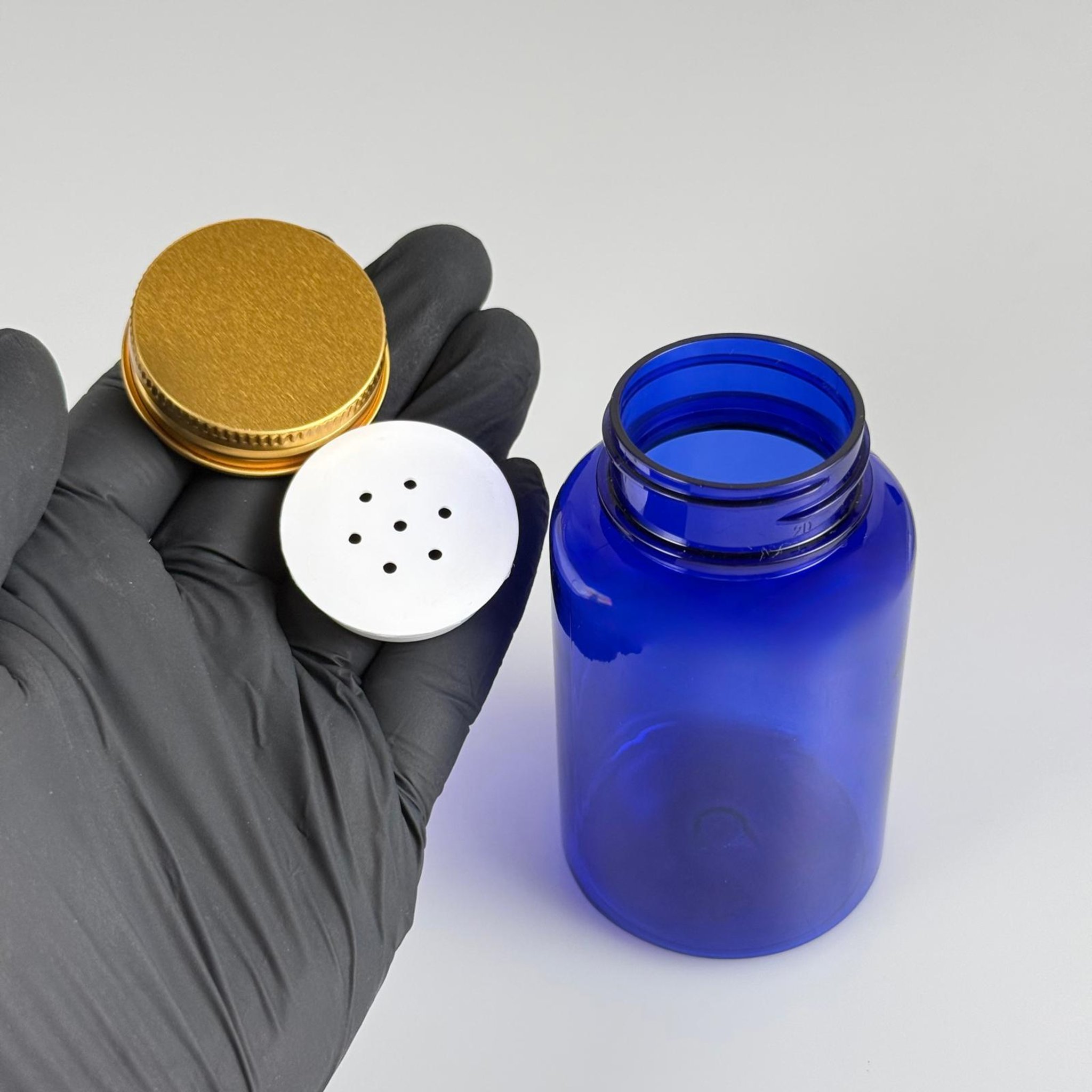 150 CC MAVİ PET PUDRA ŞİŞESİ + KÖPÜK CONTALI GOLD METAL KAPAKLI + PUDRA TIPALI TAKIM - 150 ML PUDRA KUTUSU, EKO TUZLUK