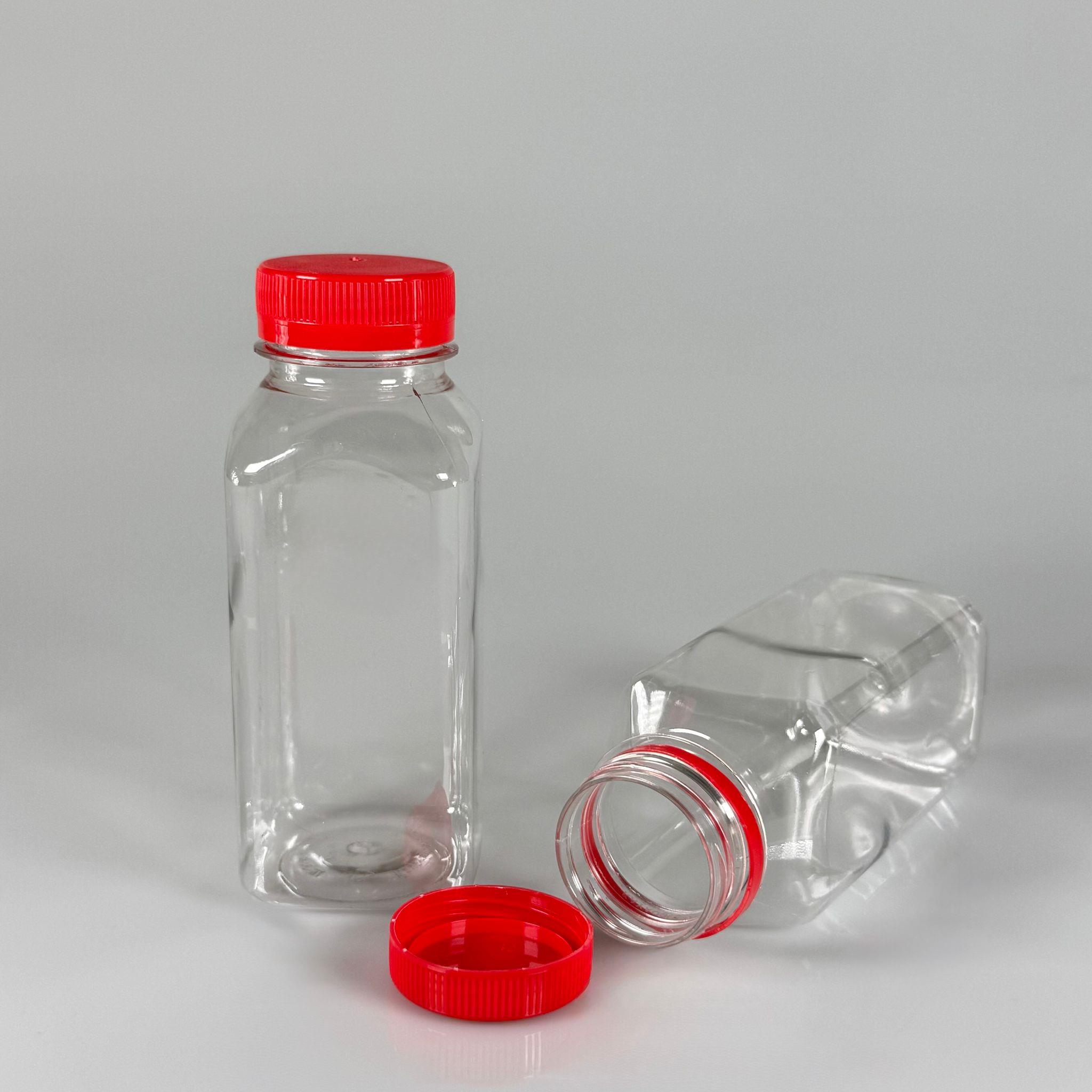 250 CC KÖŞELİ KARE PET ŞİŞE (18,5 GR) - 38 MM GENİŞ AĞIZLI KIRMIZI KİLİTLİ KAPAKLI - 250 ML DETOX, MEYVE SUYU, SMOOTHIE, AYRAN, SÜT, MEŞRUBAT VB İÇİN BOŞ PLASTİK ŞİŞELER