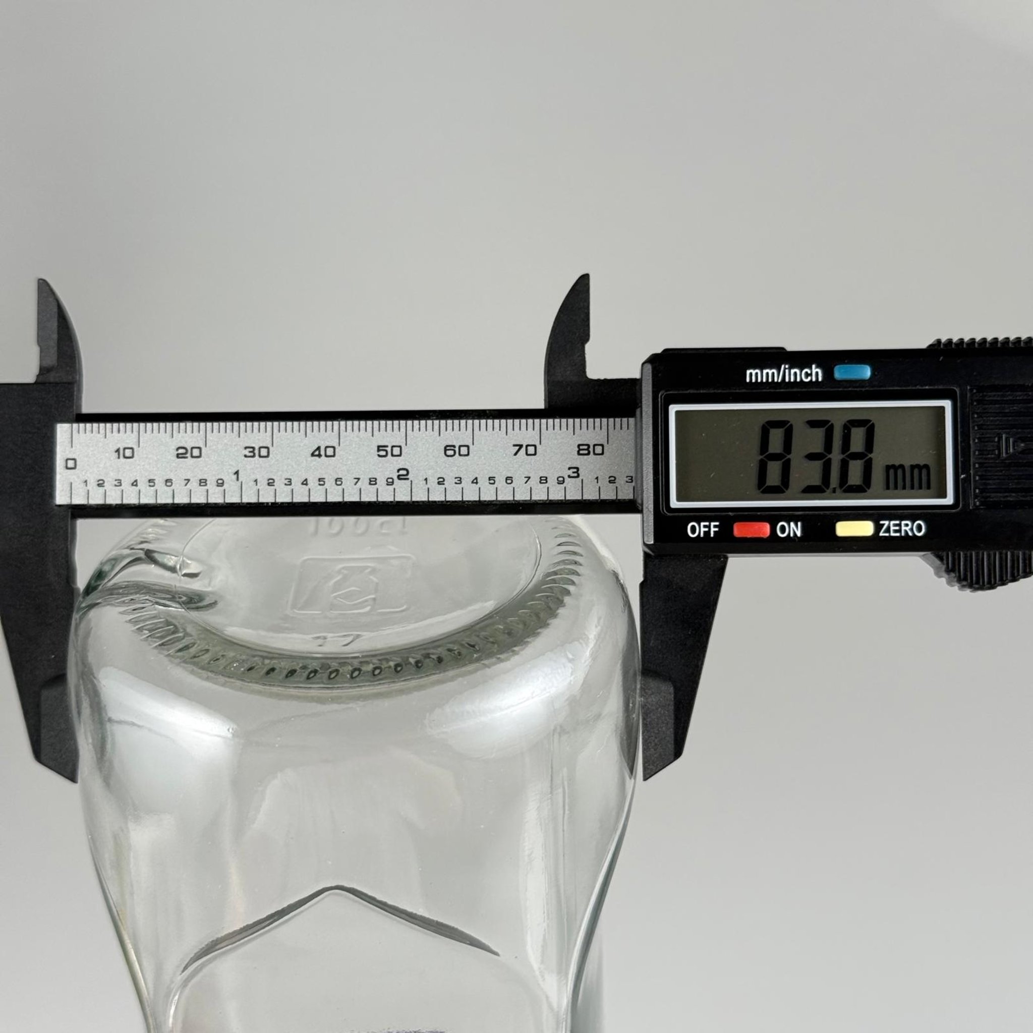 1000 CC DESENLİ DORİKA ŞEFFAF CAM ŞİŞE + HAVUZLU AÇIK YEŞİL AKITICILI TAKIM - 1000 ML MANTAR TIPALI ÇAKMA AĞIZ  CAM ŞİŞE
