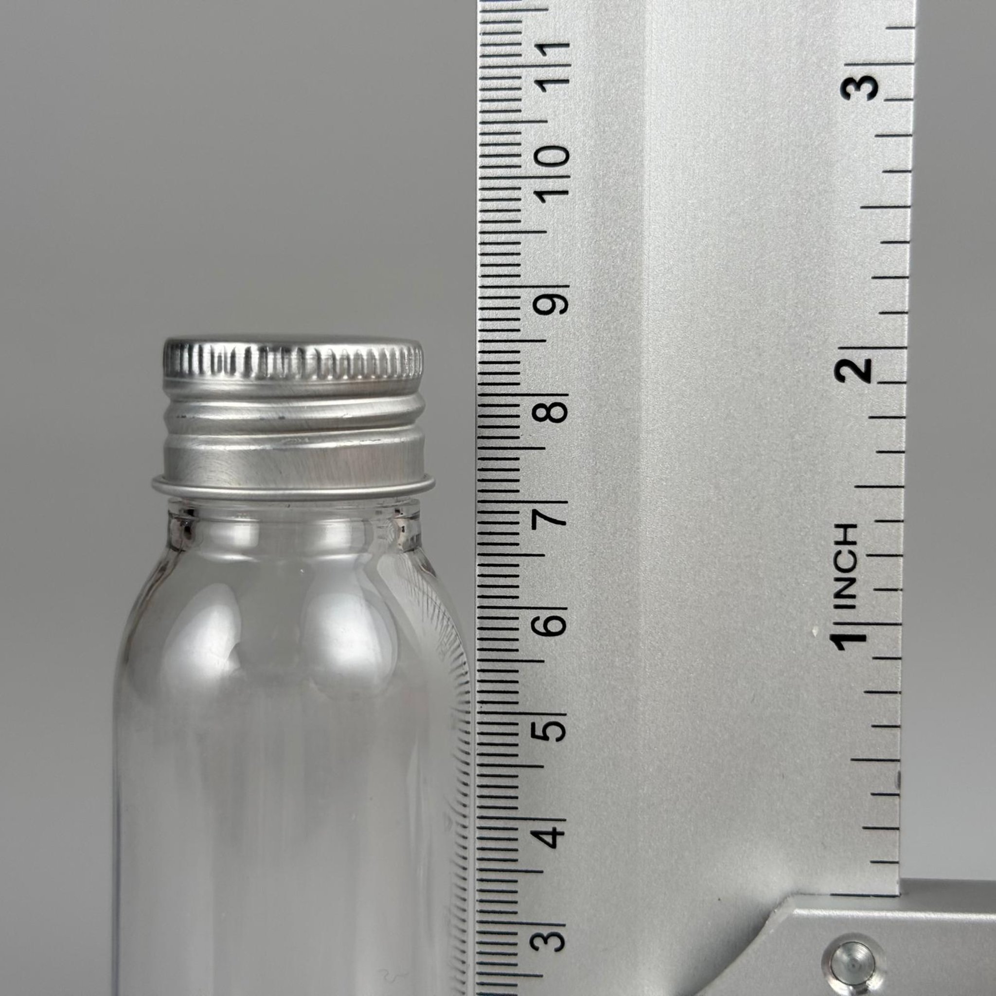 50 CC SERT PLASTİK ŞİŞE (24 AĞIZ) + KÖPÜK CONTALI GÜMÜŞ METAL ALÜMİNYUM KAPAK KOLONYA TIPALI TAKIM - 50 ML KAPAKLI PLASTİK ŞİŞELER