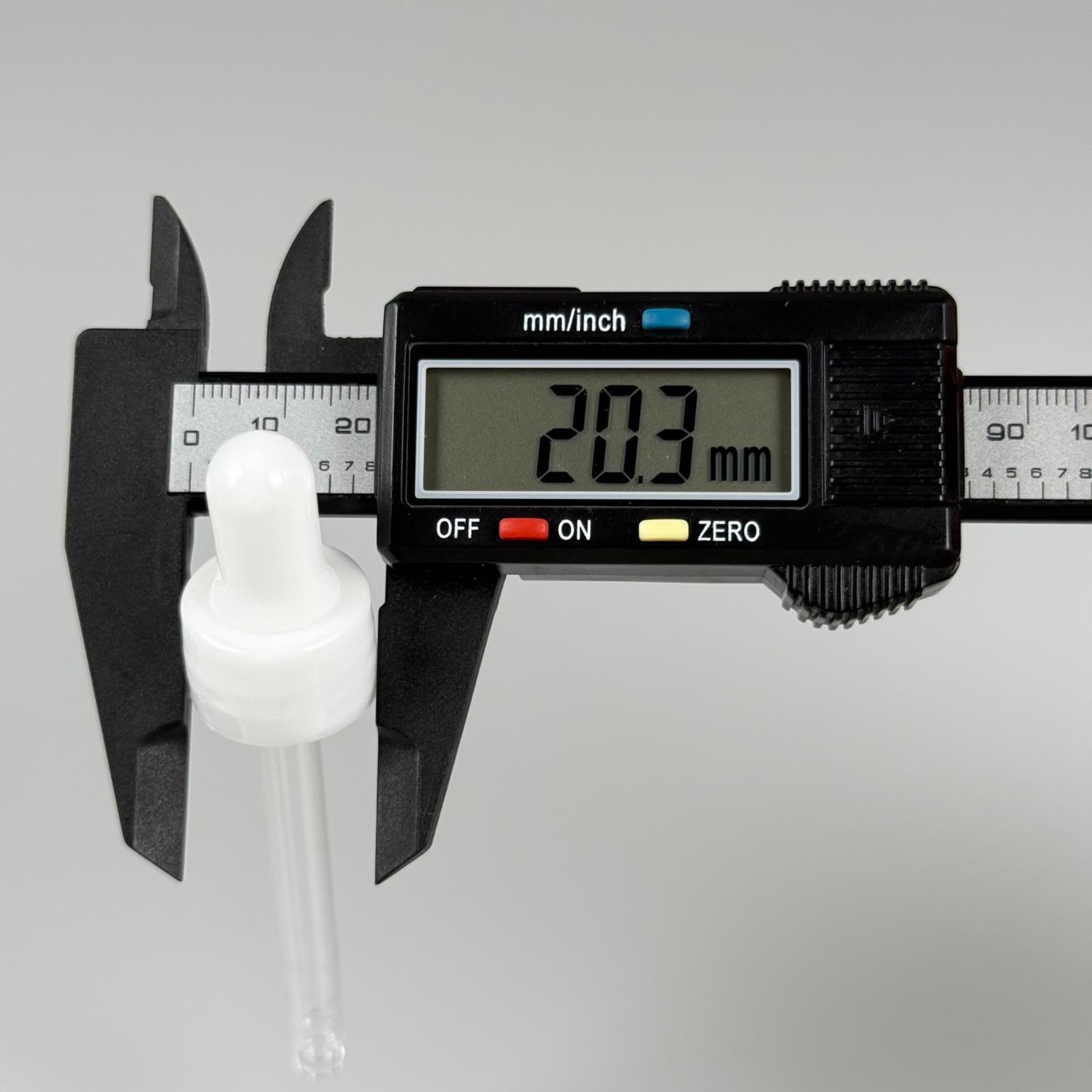 18 MM CAM DAMLALIKLI TAKIM - BEYAZ EMZİK +  DELİKLİ PLASTİK DÜZ BEYAZ KAPAK + 77 MM CAM PİPET