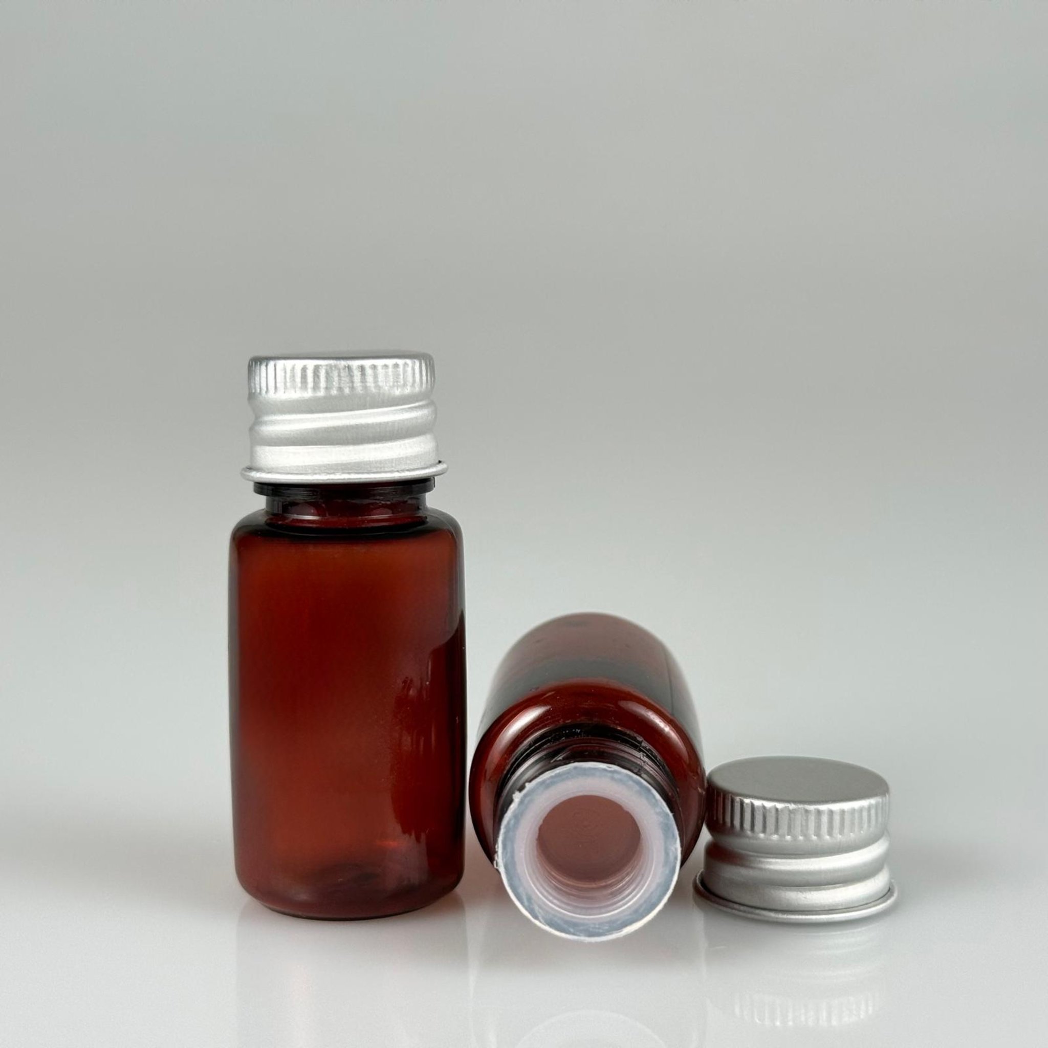 10 CC AMBER PET SHOT ŞİŞE - KÖPÜK CONTALI GÜMÜŞ ALÜMİNYUM METAL KAPAKLI + KÖR TIPALI TAKIM - 10 ML KAHVERENGİ PLASTİK ŞİŞE