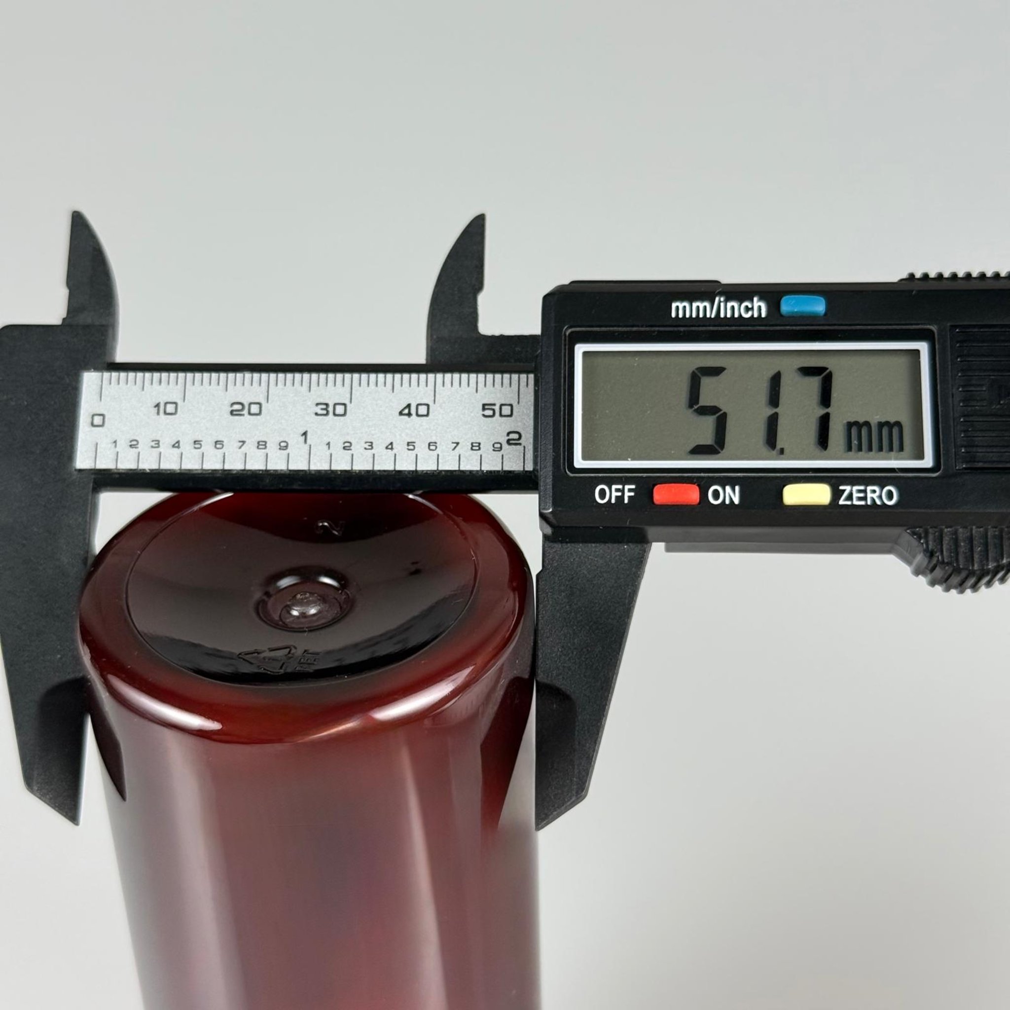 200 CC AMBER SİLİNDİR KESKİN KÜT MODEL SERT PET ŞİŞE (27 GR - 24 AĞIZ ) + KÖPÜK CONTALI GÜMÜŞ METAL ALÜMİNYUM KAPAKLI TAKIM - 200 ML KAPAKLI KAHVERENGİ PET ŞİŞELER