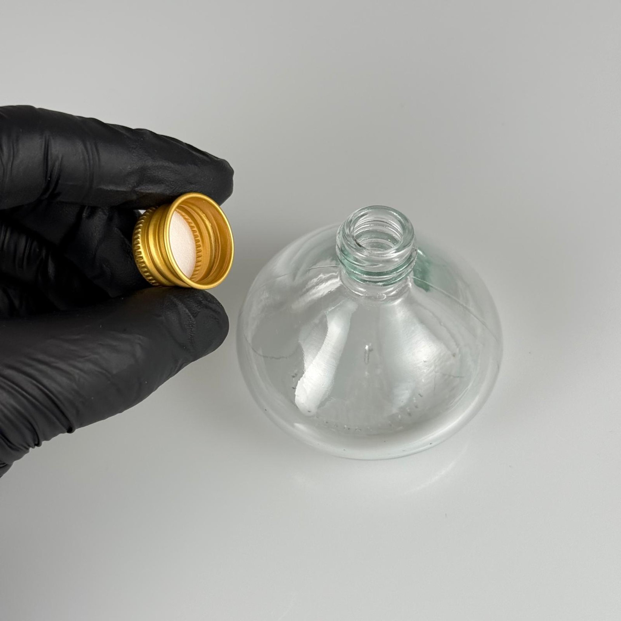 50 CC BASIK CAM ŞİŞE + GOLD ALÜMİNYUM METAL KAPAKLI TAKIM - 50 ML ŞEFFAF CAM ŞİŞE