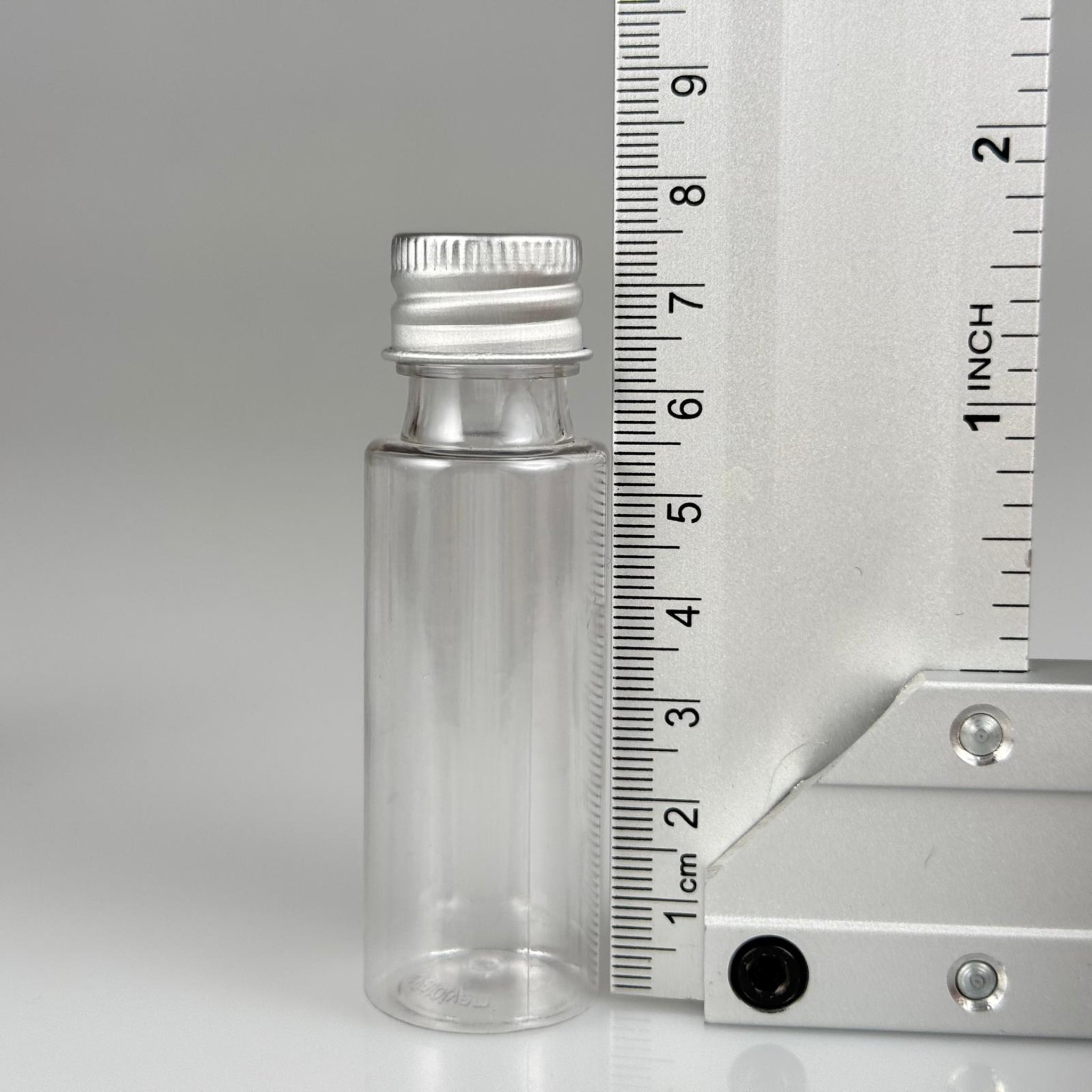 20 CC ŞEFFAF PET ŞİŞE + KÖPÜK CONTALI GÜMÜŞ ALÜMİNYUM METAL KAPAKLI + DAMLALIKLI KOLOMNYA TIPALI TAKIM - 20 ML PLASTİK ŞİŞE