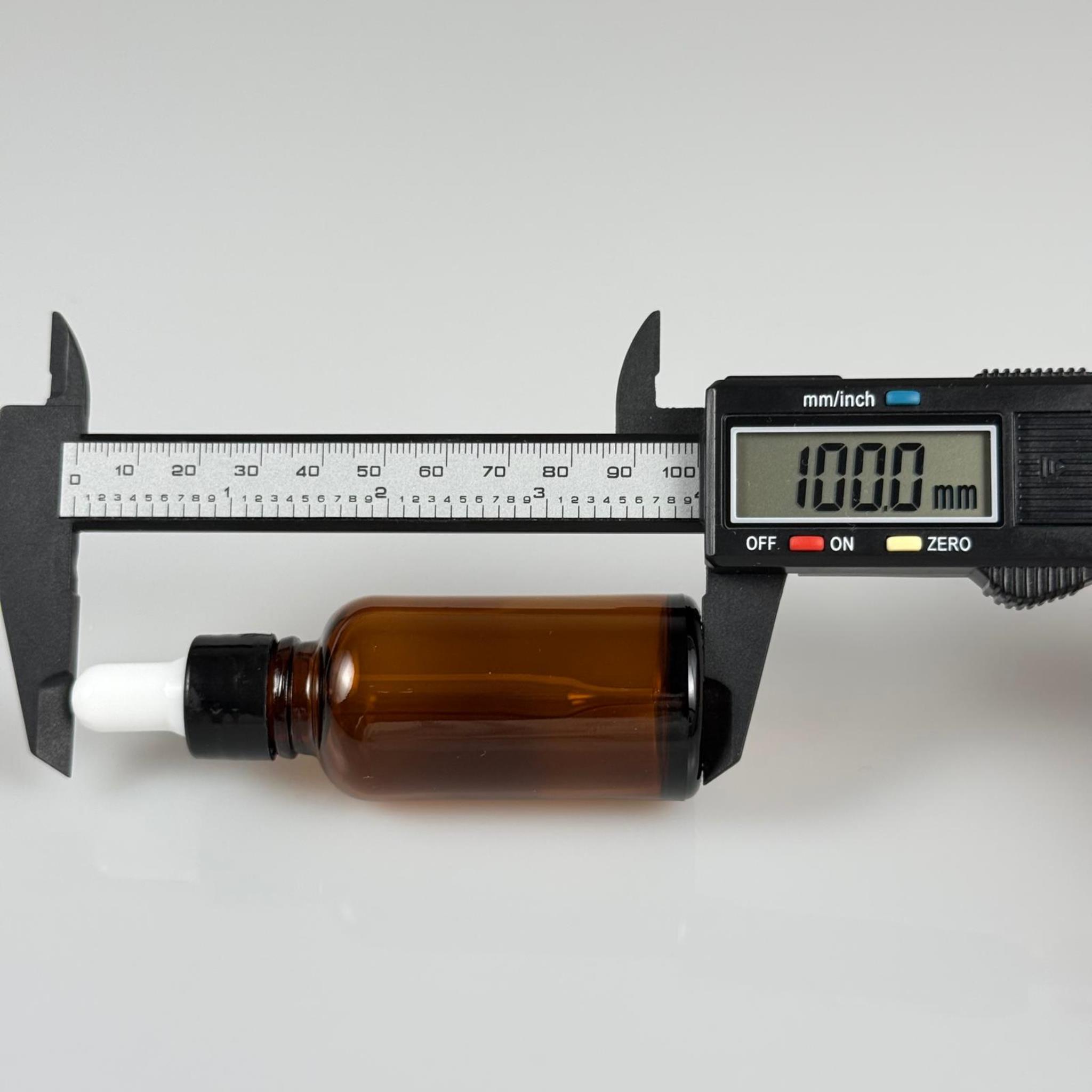 30 CC AMBER İNCE UÇLU CAM DAMLALIKLI ŞİŞE - BEYAZ EMZİK + SİYAH DÜZ KAPAK + CAM PİPET TAKIM - 30 ML KAHVERENGİ DAMLALIKLI ŞİŞE SETİ