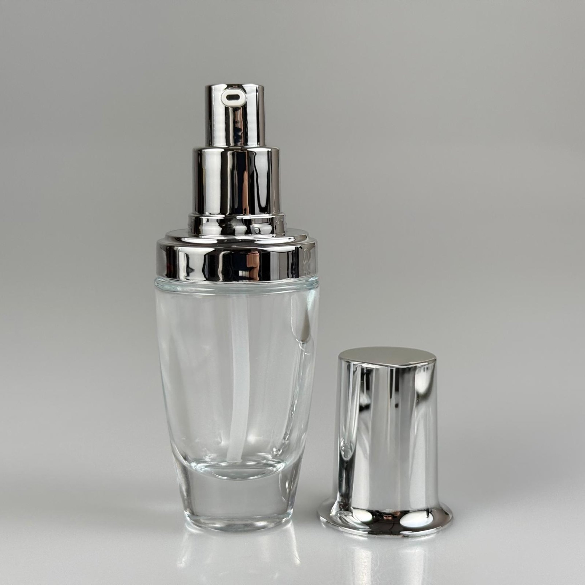 30 ML ROMA ŞİŞE - GÜMÜŞ METAL POMPALI BOŞ LÜX LÜX KREM VE LOSYON ŞİŞELERİ