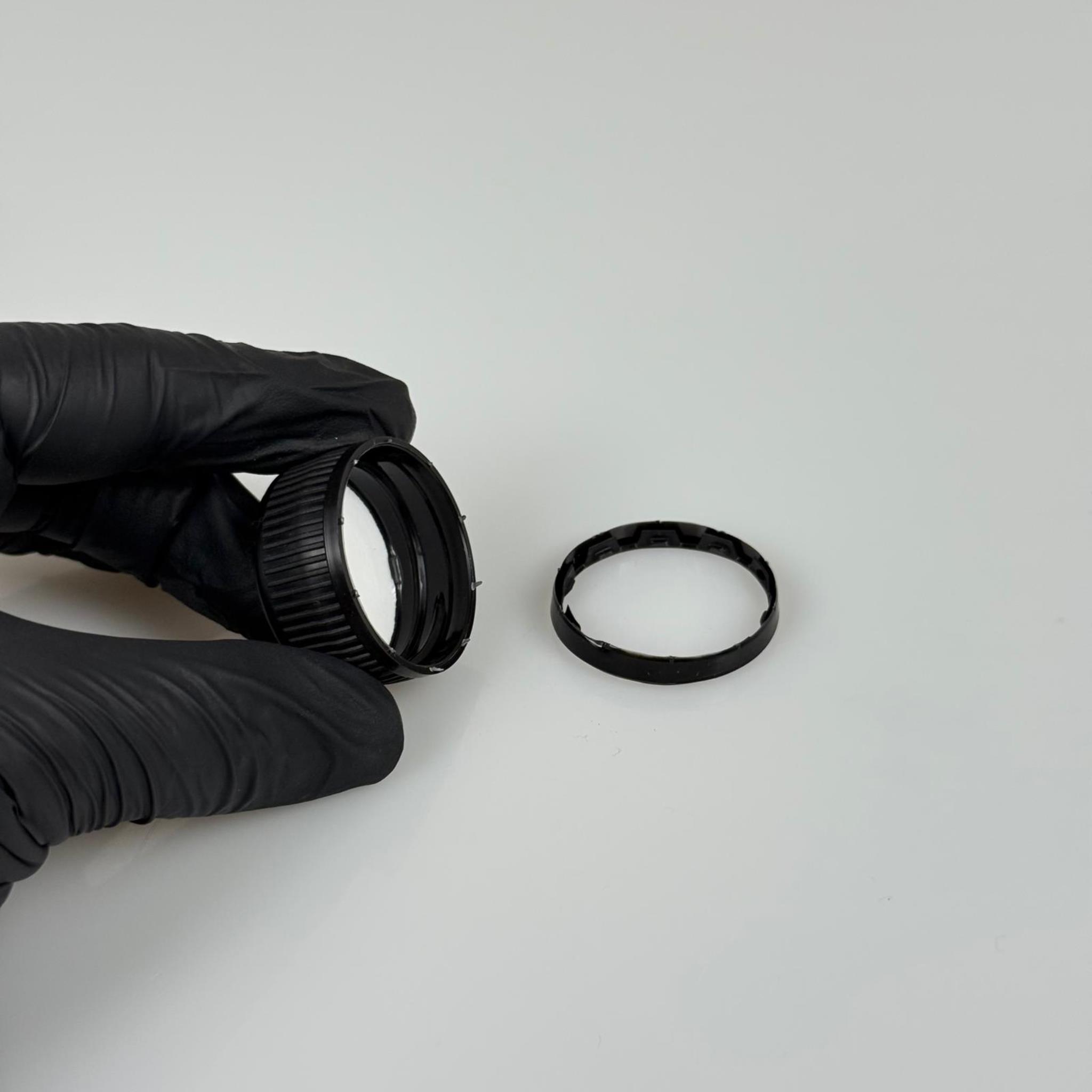 31 MM VİDALI KİLİTLİ PLASTİK KAPAK - KÖPÜK CONTALI - SİYAH -1 LİTRE KULPLU GALON ŞİŞE, VİDALI AĞIZ DORİKA VE MARASKA ŞİŞE UYUMLU - BERİCAP MARKA YAĞ ŞİŞE KAPAĞI - SK 31.5/21 PVDC  31.5 bantlı contalı