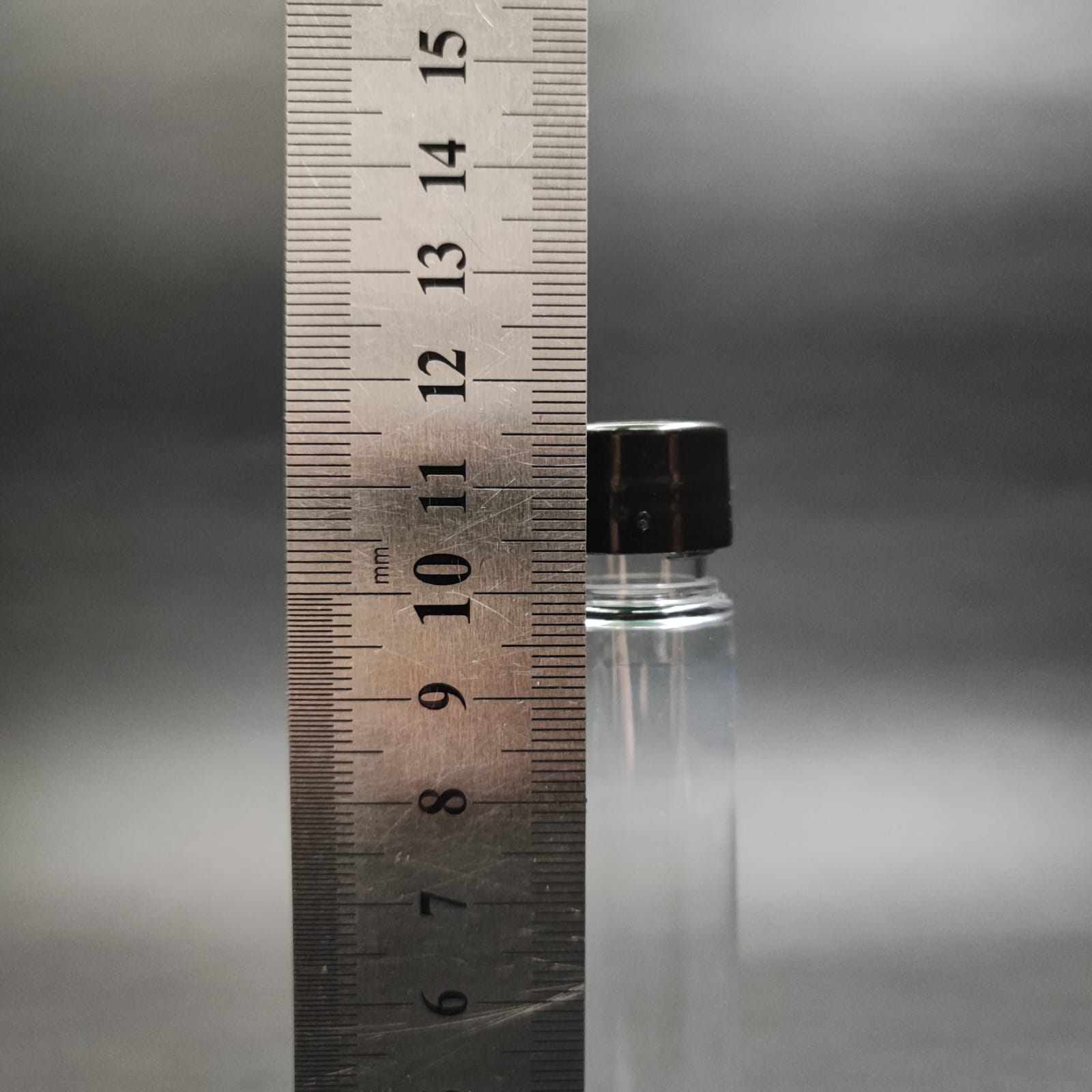 30 CC ŞEFFAF PLASTİK UZUN ŞİŞE + KENDİNDEN CONTALI SIZDIRMAZ SİYAH KAPAK - 30 ML KAPAKLI PET ŞİŞE