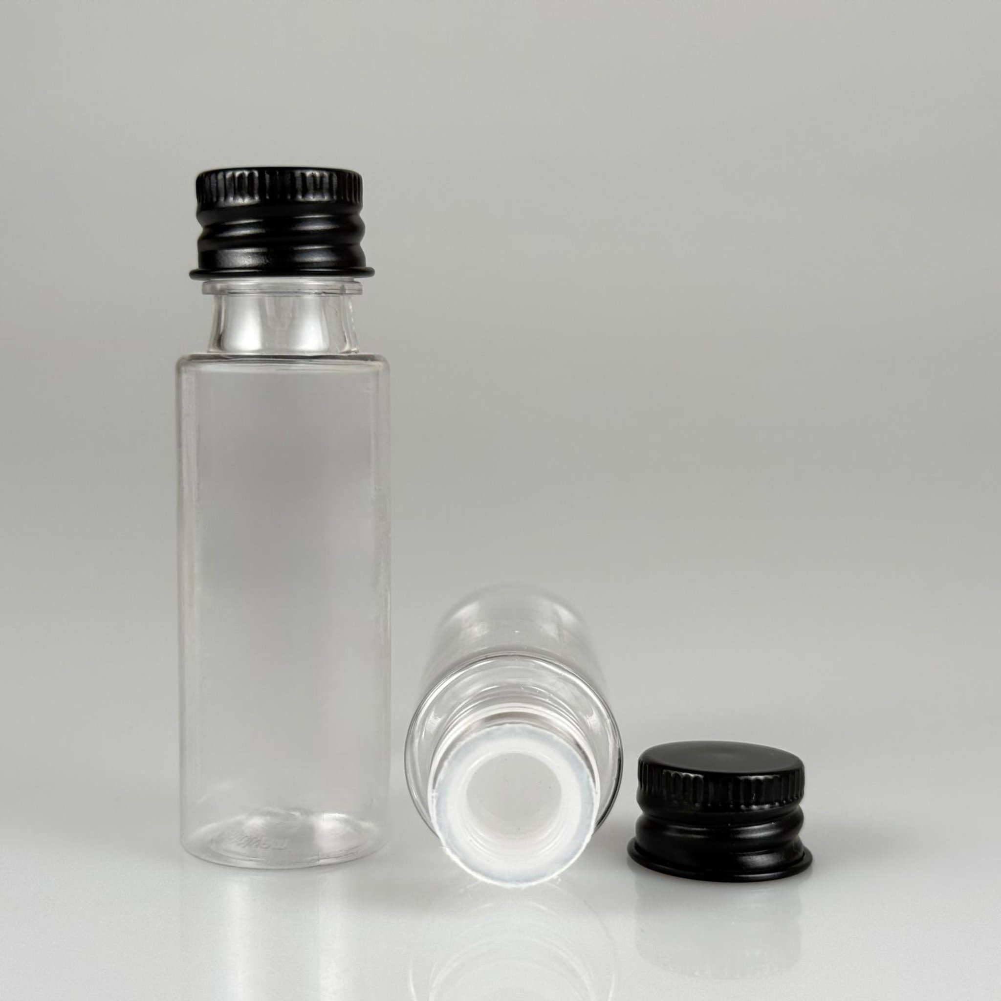 20 CC ŞEFFAF PET ŞİŞE + KÖPÜK CONTALI SİYAH ALÜMİNYUM METAL KAPAKLI + KÖR TIPALI TAKIM - 20 ML PLASTİK ŞİŞE