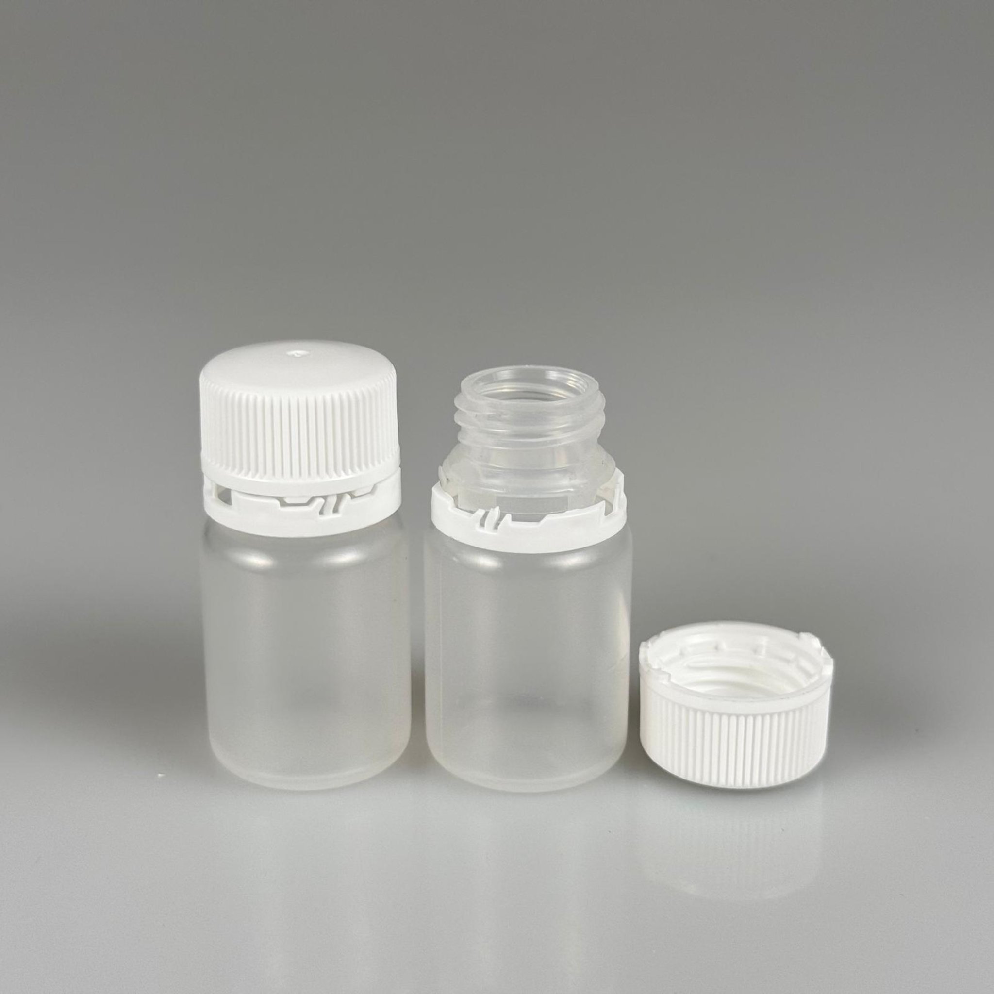10 CC SHOT ŞİŞESİ - BEYAZ GENİŞ KAPAKLI - NATÜREL - 10 ML POLİETİLEN CARNITINE SHOT ŞİŞESİ - MEDİKAL VE KOZMETİK AMBALAJ