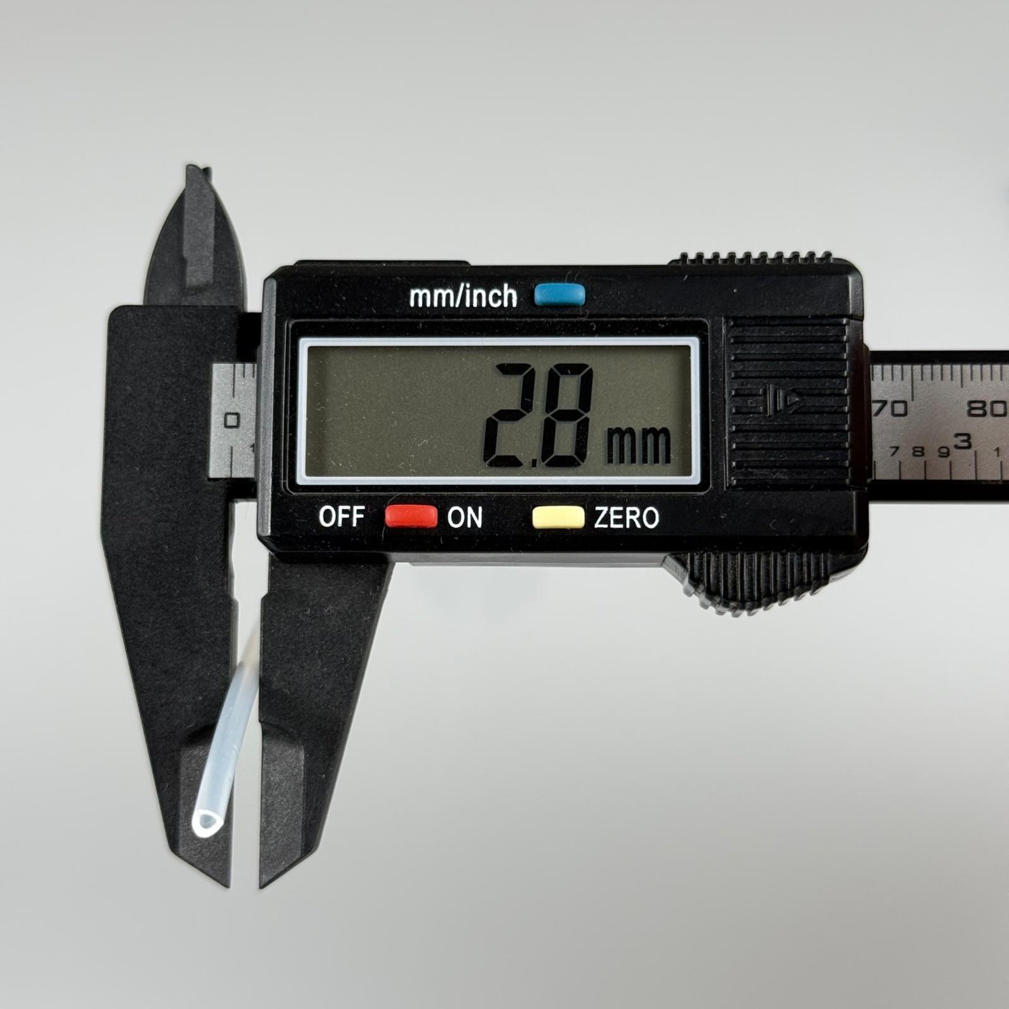 24 MM SPREY PARMAK SPREY SİYAH RENK - 24 MM VALF - ŞEFFAF KAPAKLI