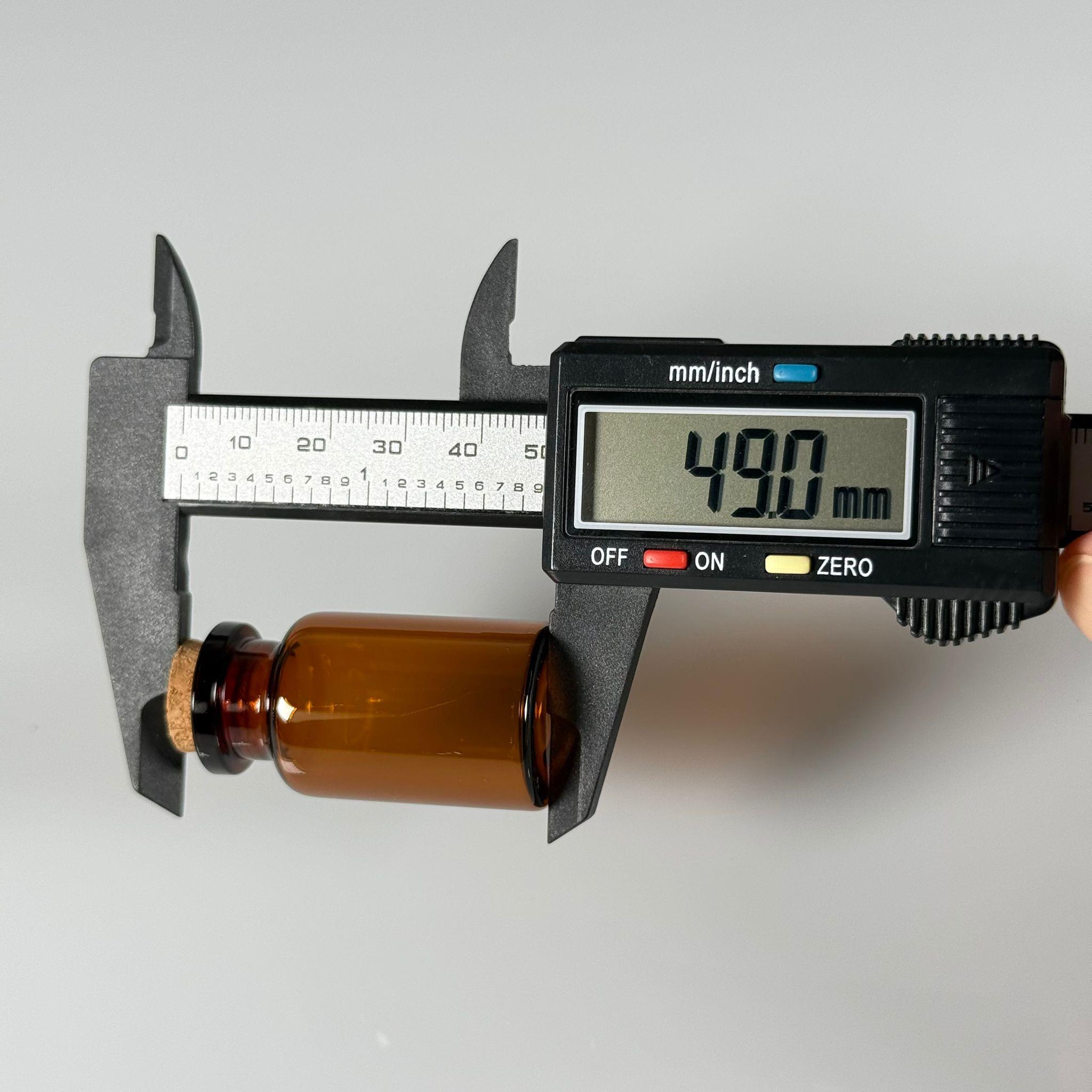 MANTAR TIPALI AMBER KAHVERENGİ CAM ŞİŞE - 12 CC - BOROSİLİKAT İNCE CAM ANAHTARLIK , DÜĞÜN , NİŞAN VS İÇİN MANTAR TIPALI ŞİŞELER