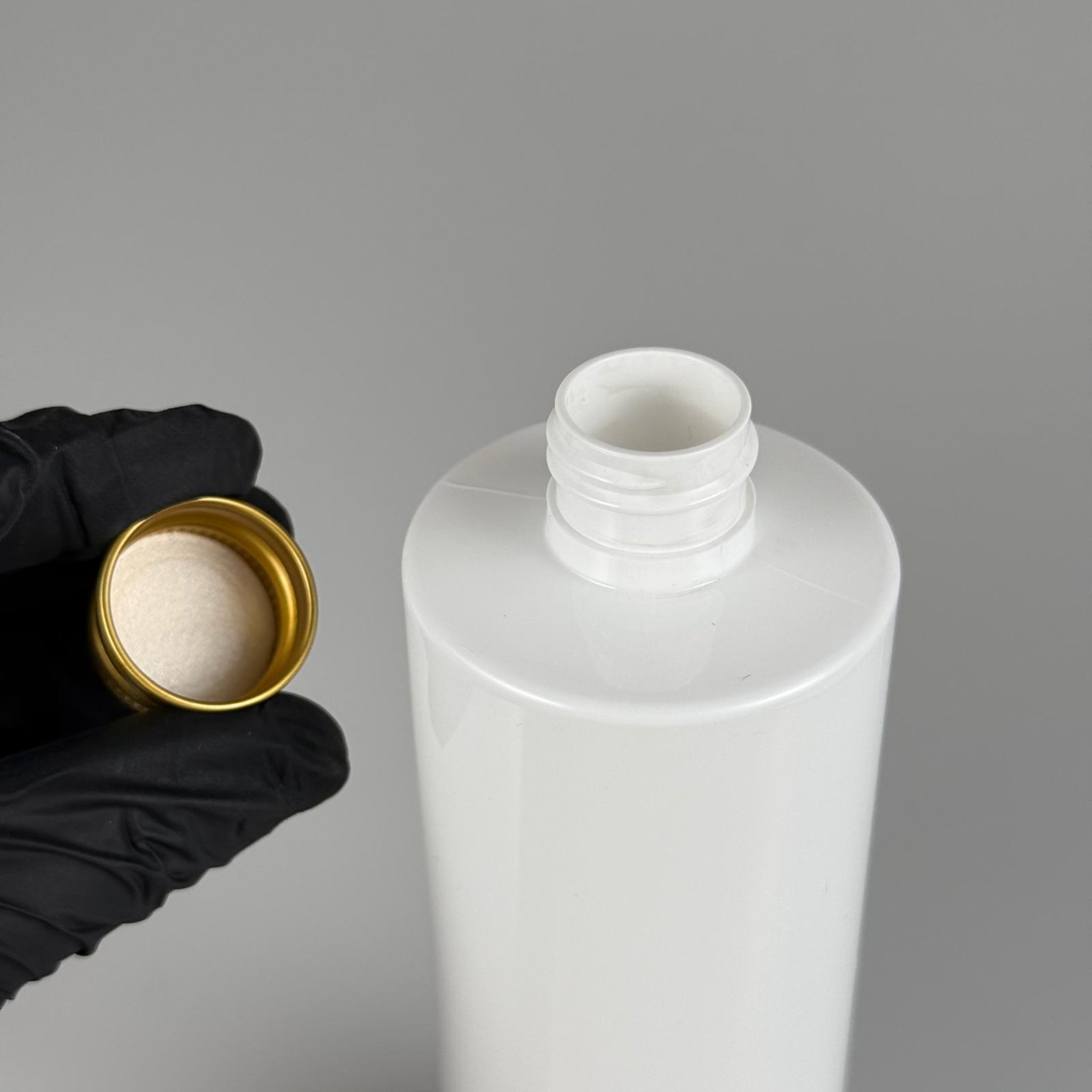 400 CC BEYAZ KÜT BOYUNLU SİLİNDİR PET ŞİŞE (30 GR - 24 AĞIZ ) + KÖPÜK CONTALI GOLD METAL ALÜMİNYUM KAPAKLI TAKIM - 400 ML  KAPAKLI BEYAZ PLASTİK ŞİŞELER