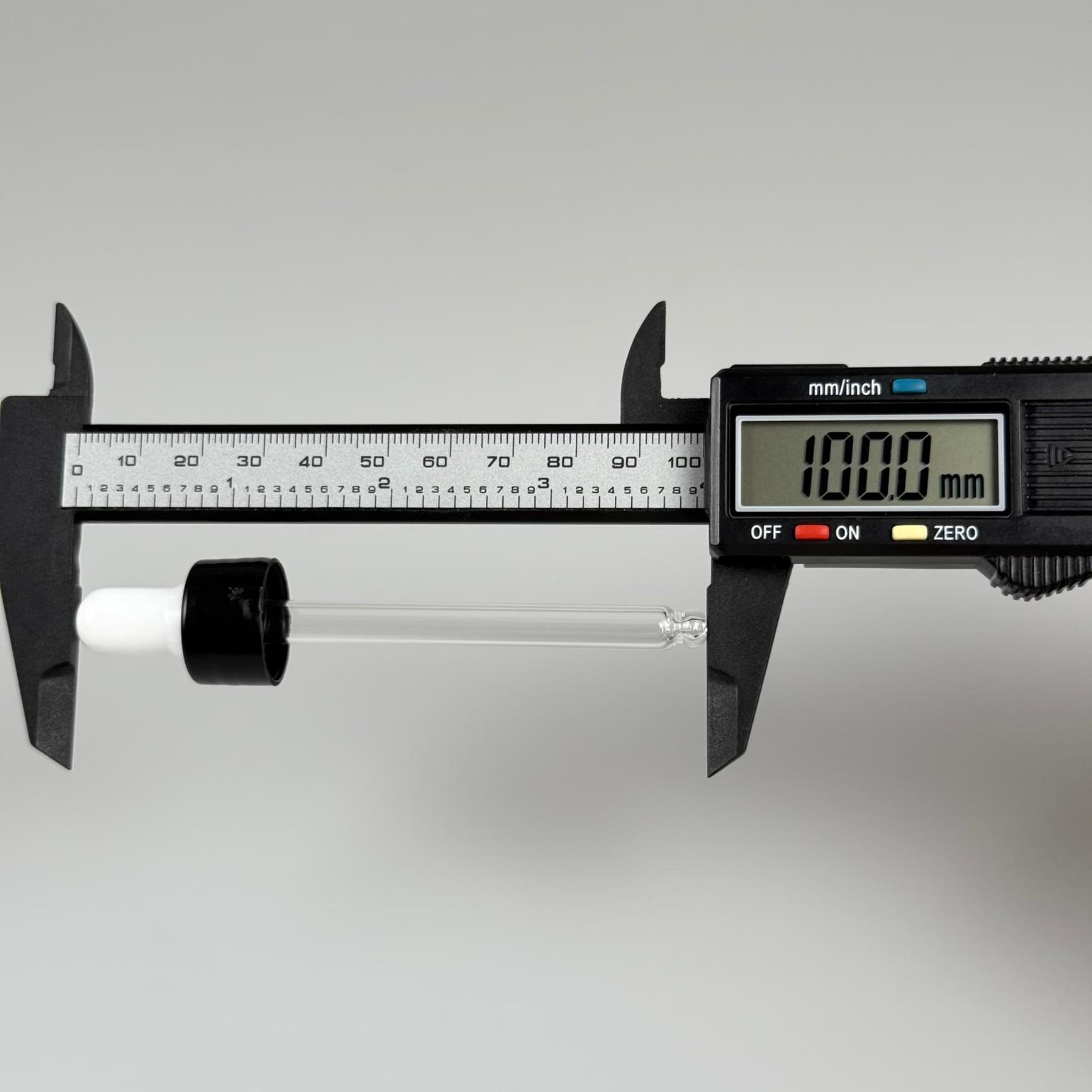 18 MM CAM DAMLALIKLI TAKIM - BEYAZ EMZİK + DELİKLİ PLASTİK DÜZ SİYAH KAPAK + 84 MM CAM PİPET